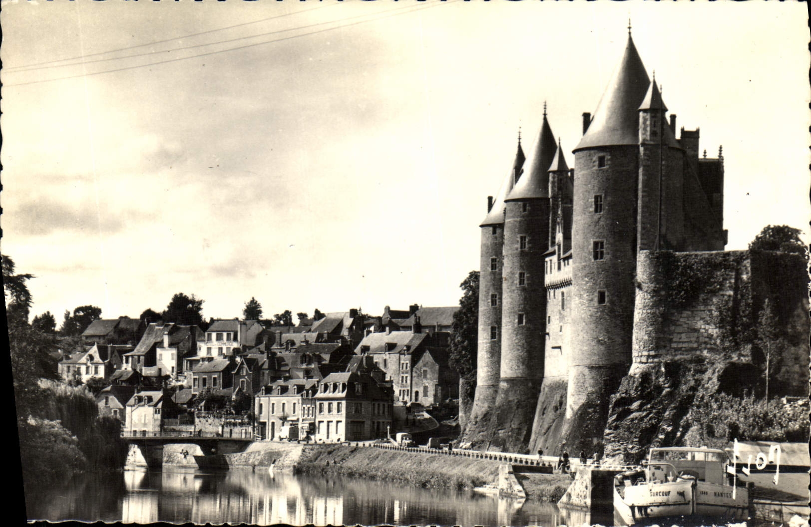 MODERN CARD Josselin View of the Castle and the City