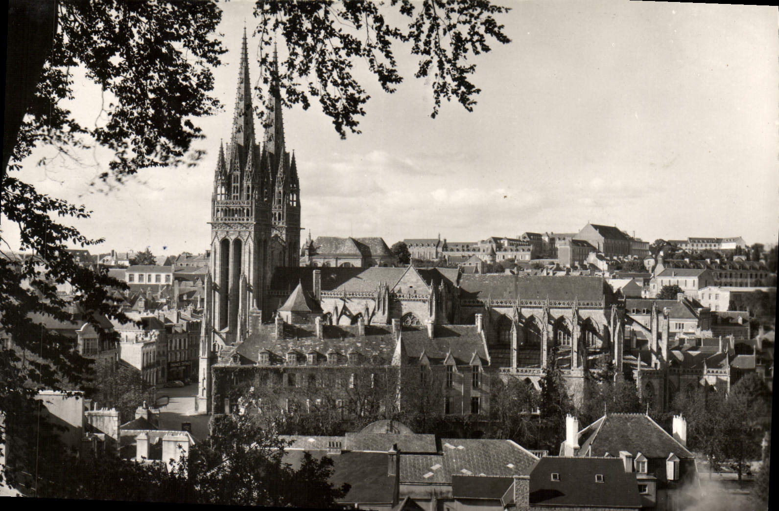 MODERN CARD Quimper Seen from of the Frugy Mount