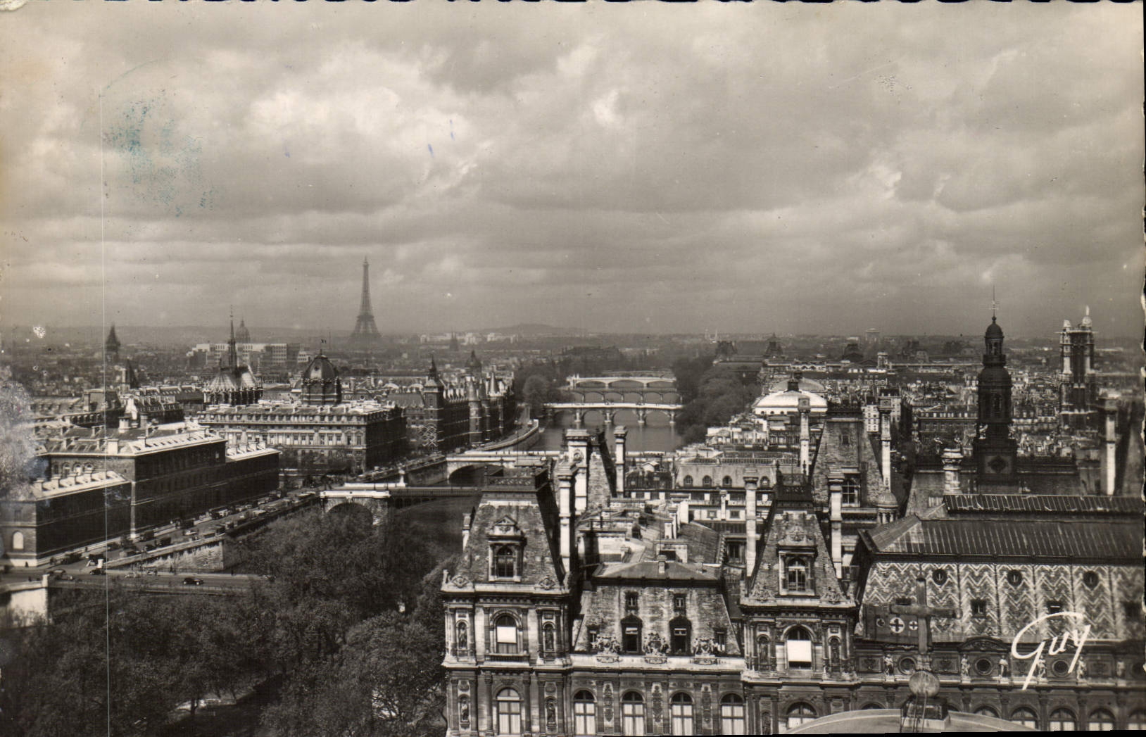CPM Paris Et Ses Merveilles Perspective des sept ponts Hotel de ville Sainte Chapelle Tour Eiffel Conciergerie