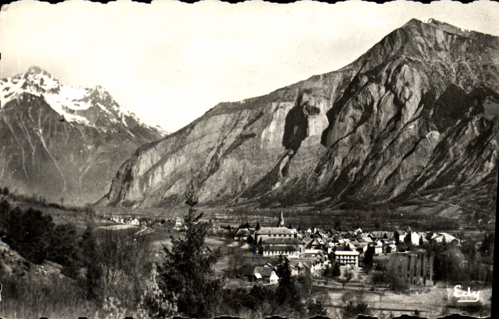 MODERN CARD Borough D' Oisans View At the bottom solid mass of Belledonne