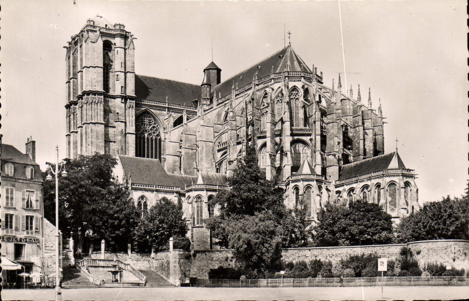CPM Le Mans La Cathedrale Saint Julien Nef romane Choeur ogivla Transept