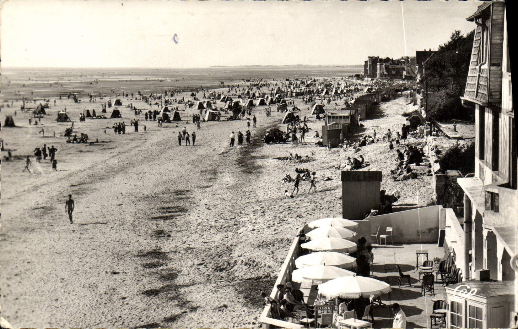 CPM Le Crotoy La Plage de Puits la Terrasse de la Caravelle