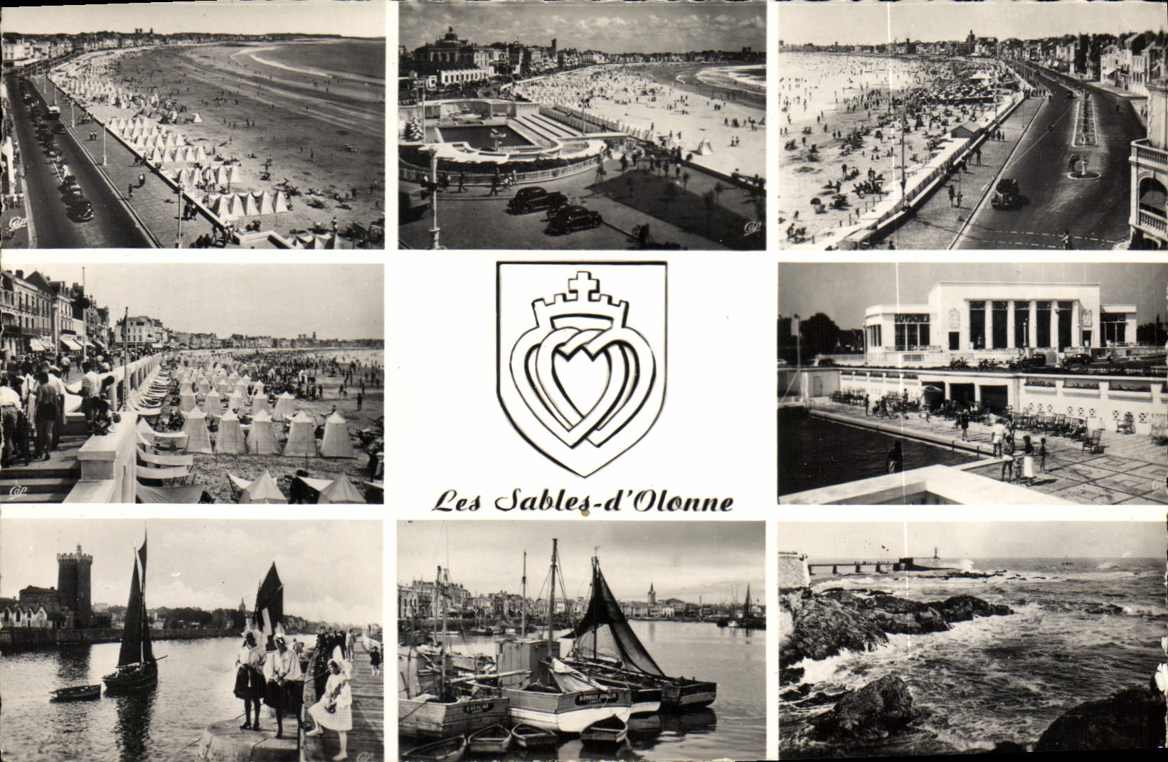 CPM les Sables D'Olonne Le Remblai et la Plage