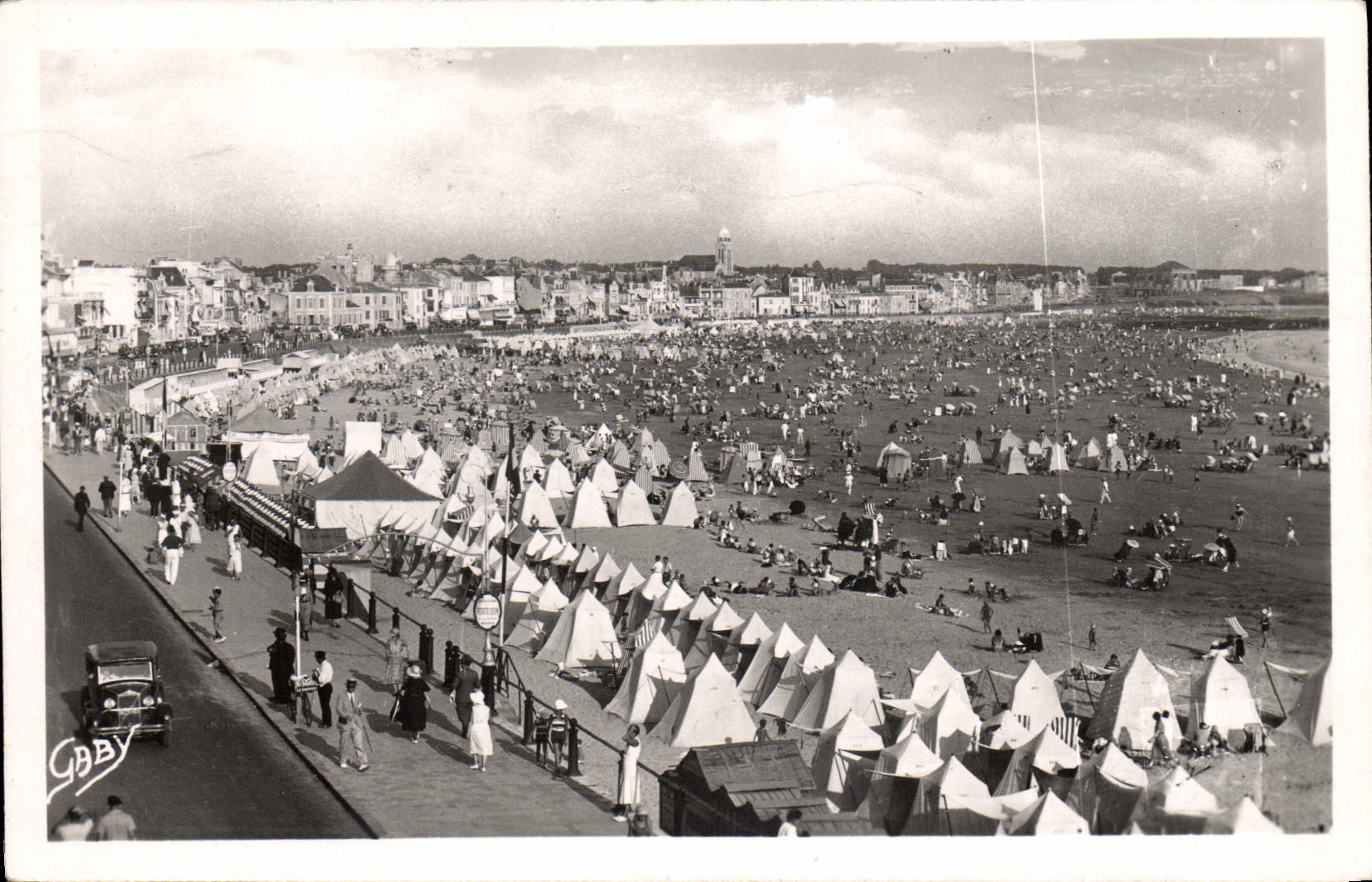 POSTAL MODERNA Sables d'Olonne vista de la playa