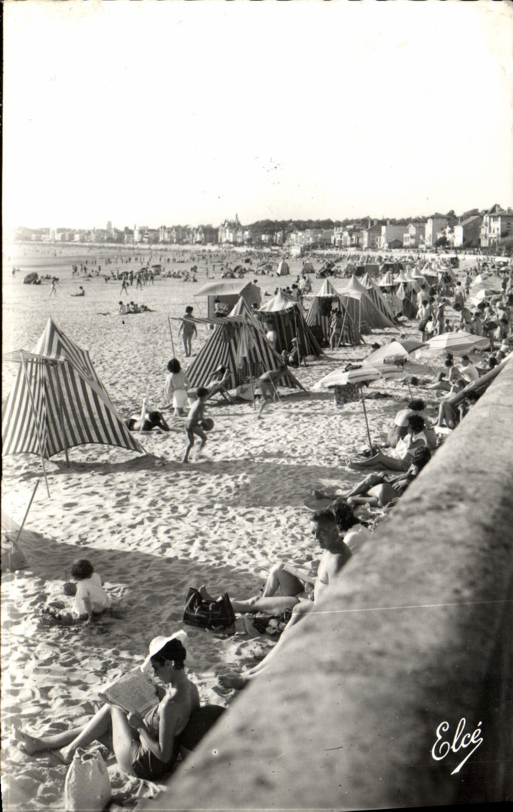 POSTAL MODERNA Royan una esquina de la playa