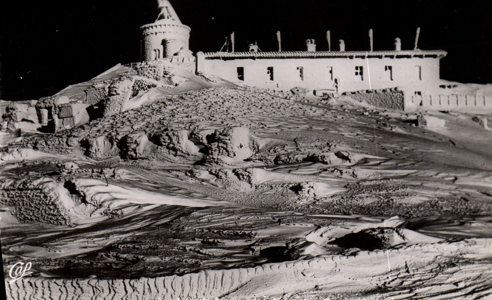 MODERN CARD the Observatory of Puy de Dome under its armor of ice
