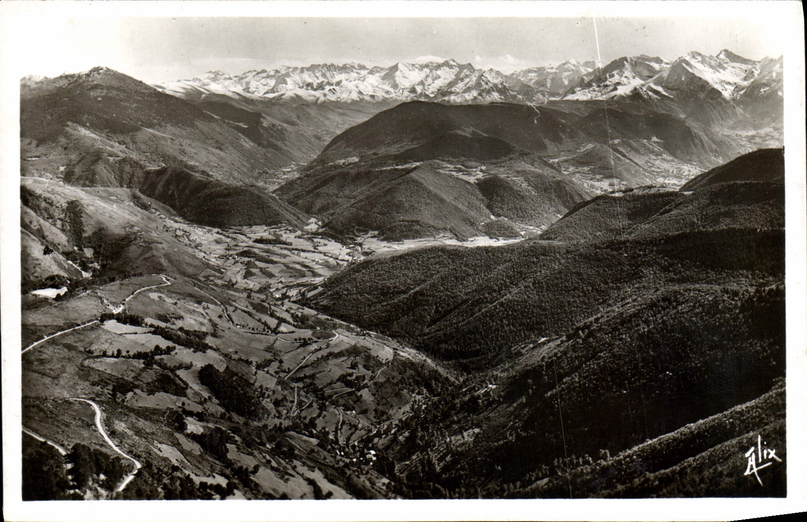 MODERN CARD Road of the collar of Aspin Seen on the valley of Aure