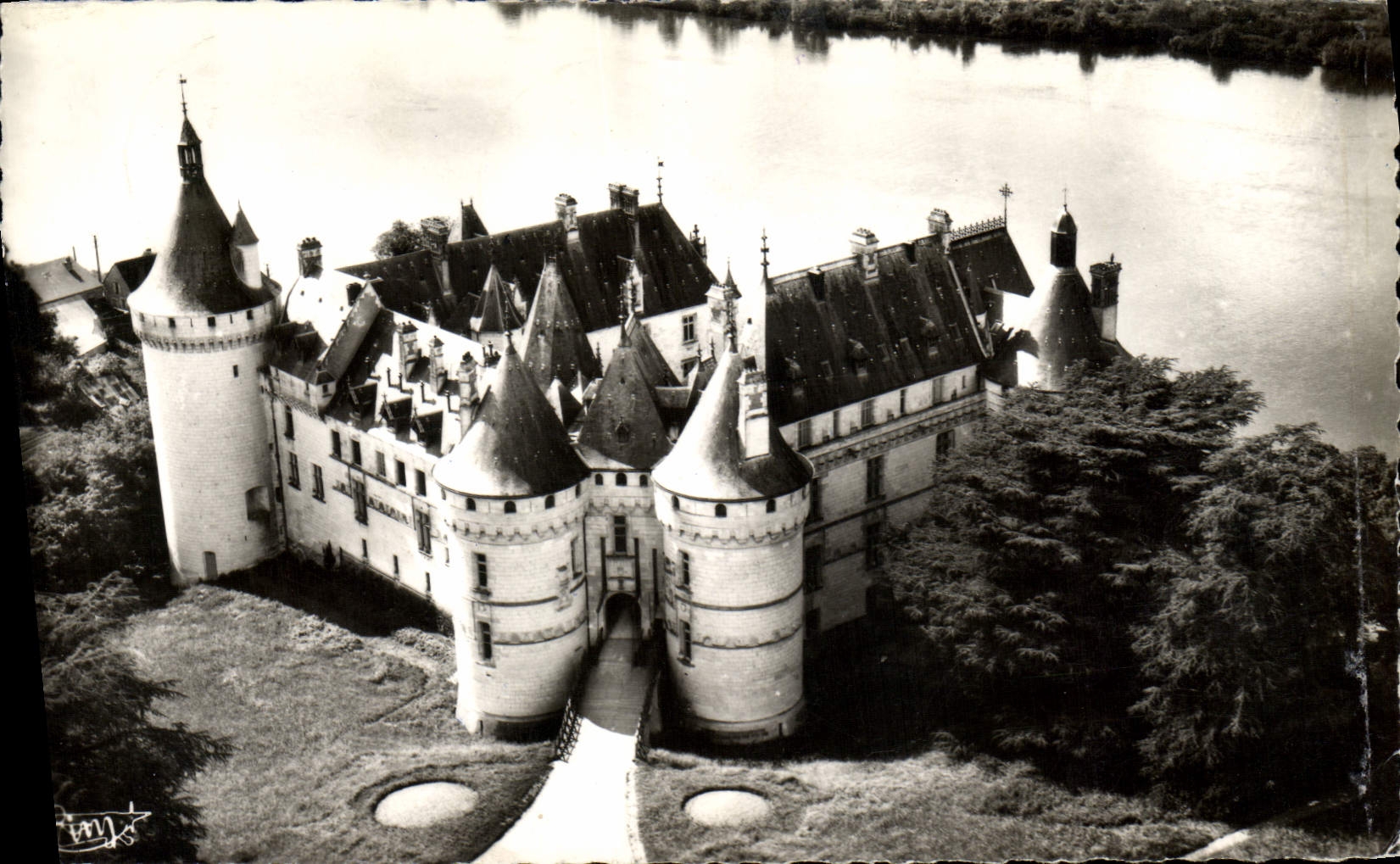 CPM Chaumont sur Loire Le Chateau