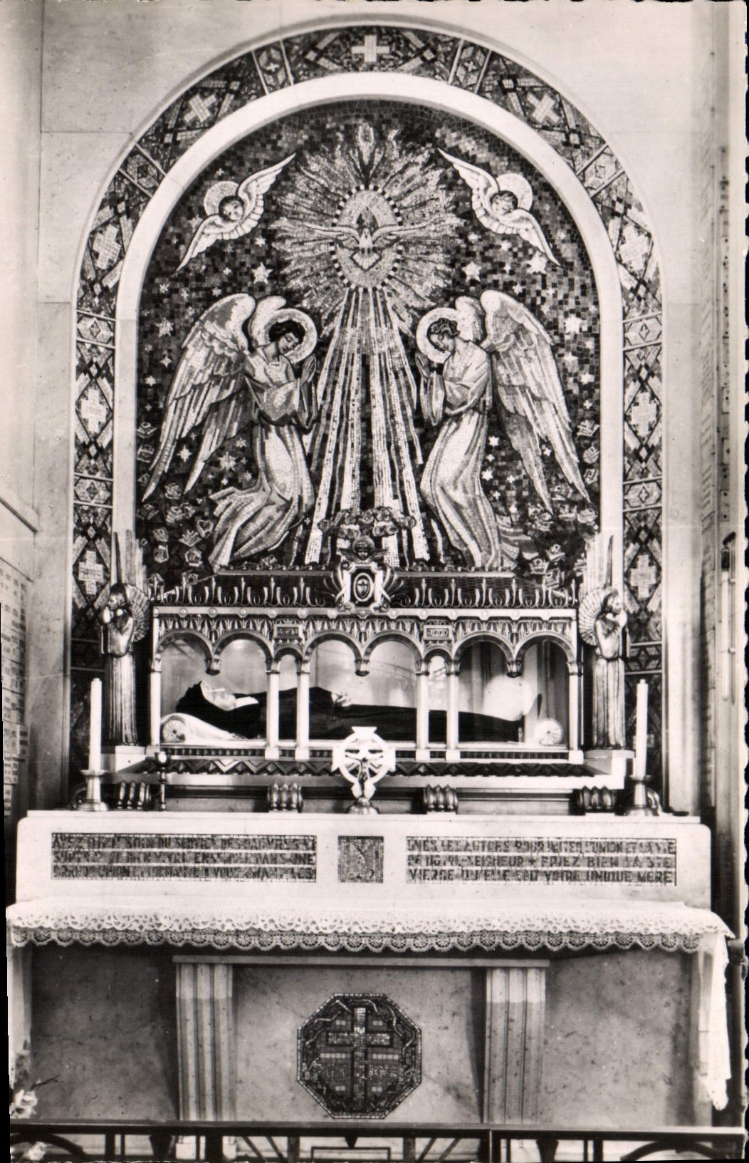 La POSTAL Chapelle de la VENDIMIA de la medalla milagrosa expulsa Sainte a Louise de Marillac