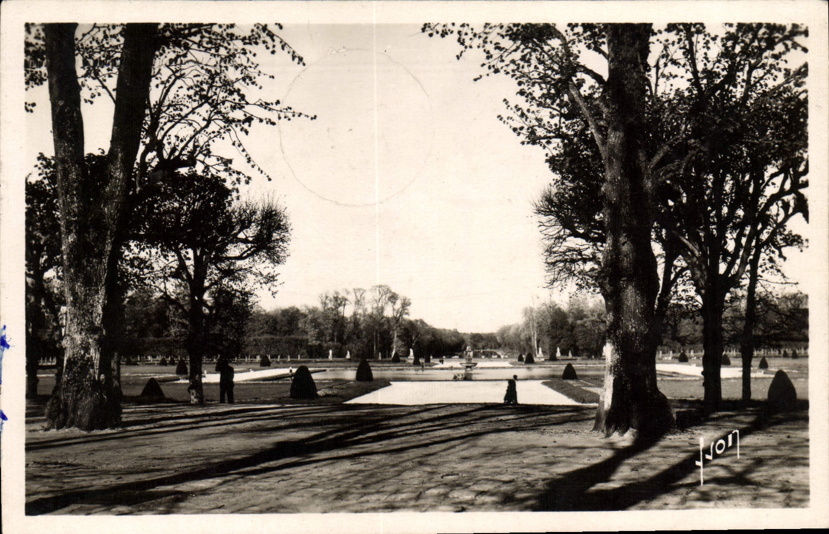MODERN CARD Fontainebleau Gardens of the Palate the Floor