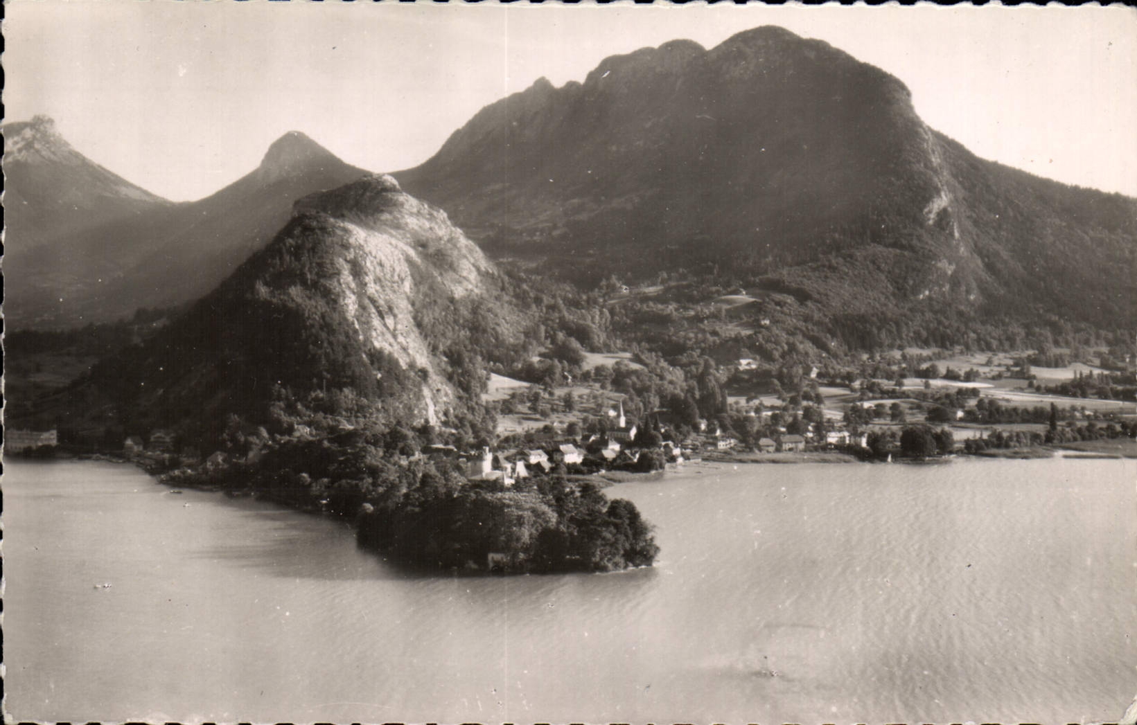 POSTAL MODERNA la opinión de D Anncey del lago casi de Duingt y de montañas