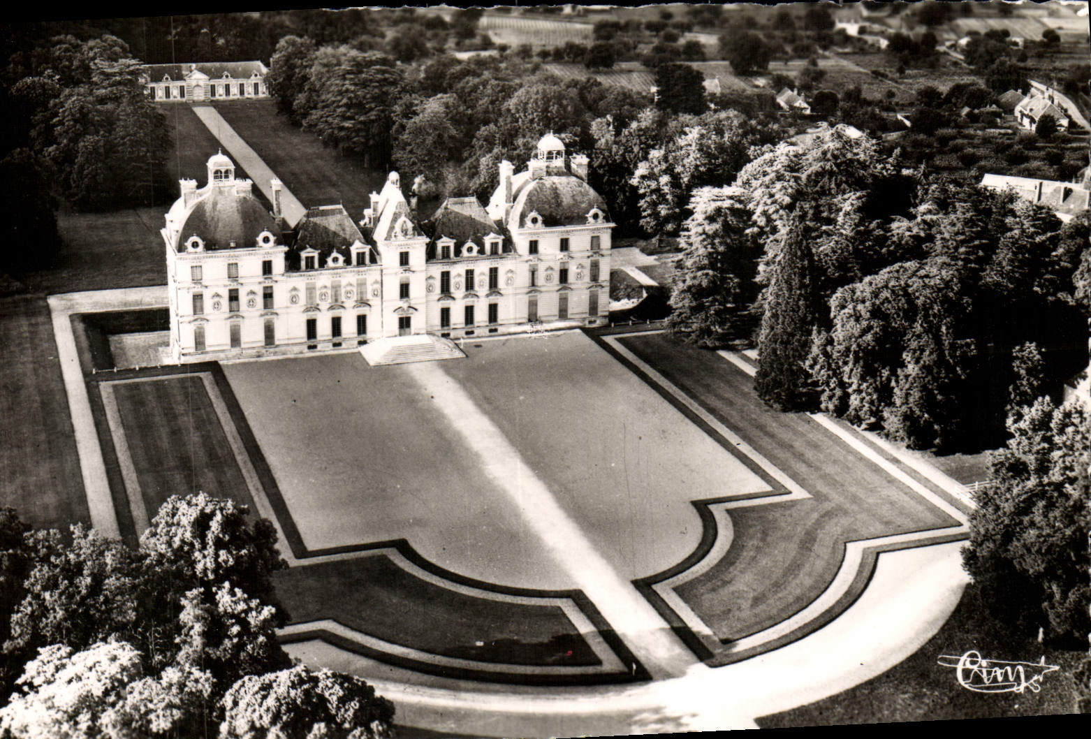 CPM Cheverny Vue Aerienne Le Chateau