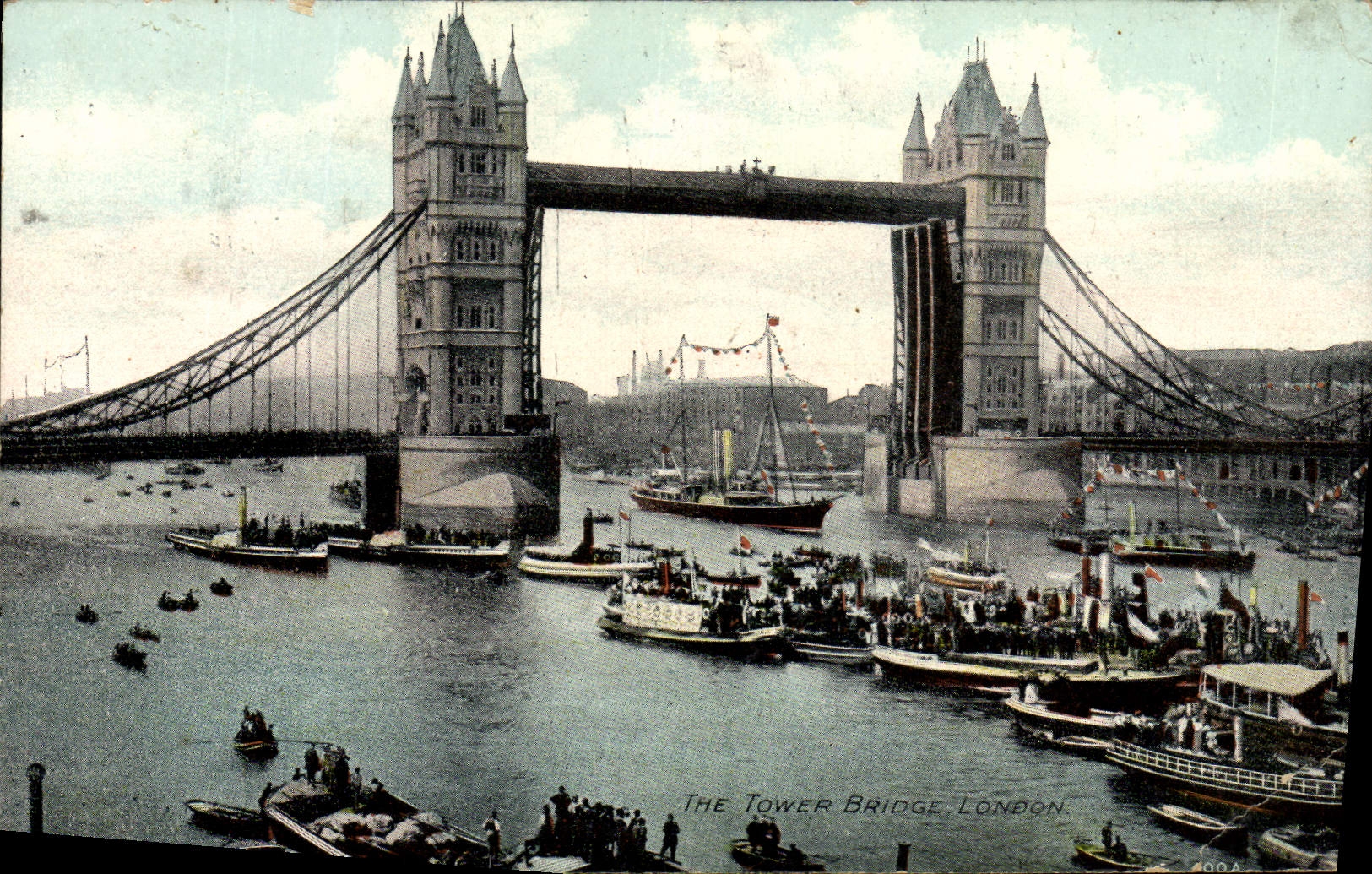CPA The Tower Bridge London Bateaux