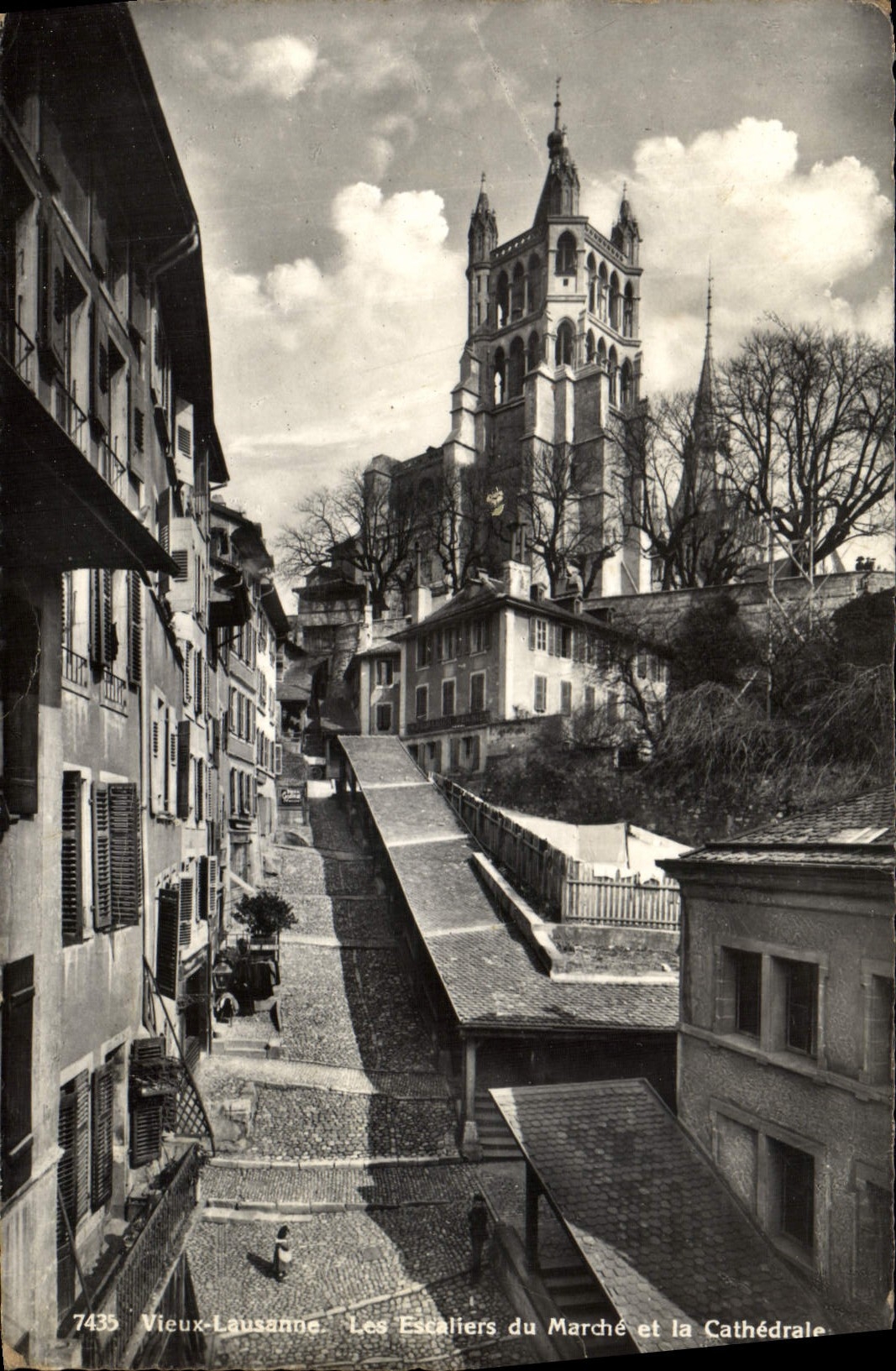 CPM Vieux Lausanne Les Escaliers Du Marche Et La Cathedrale