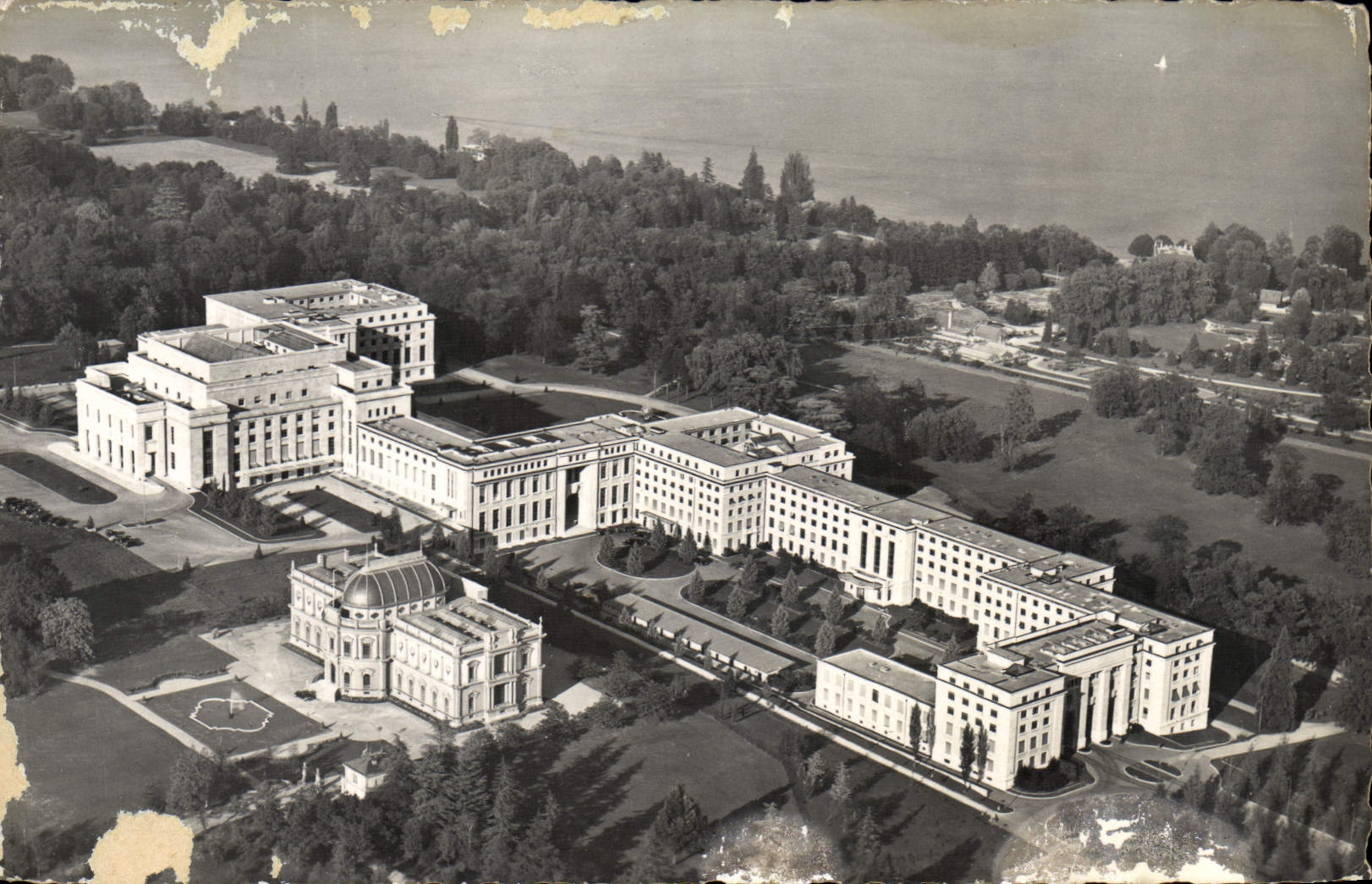 CPM Vue Aerlenne Geneve Palais Des Nations