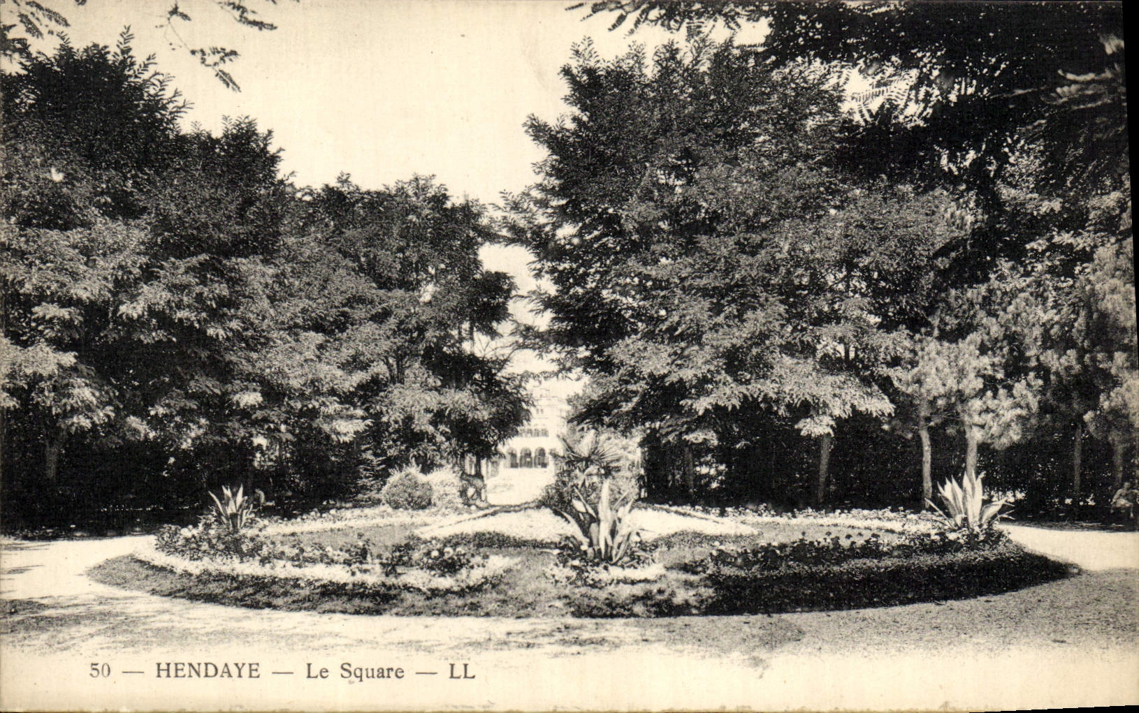VINTAGE POSTCARD Hendaye the Public garden