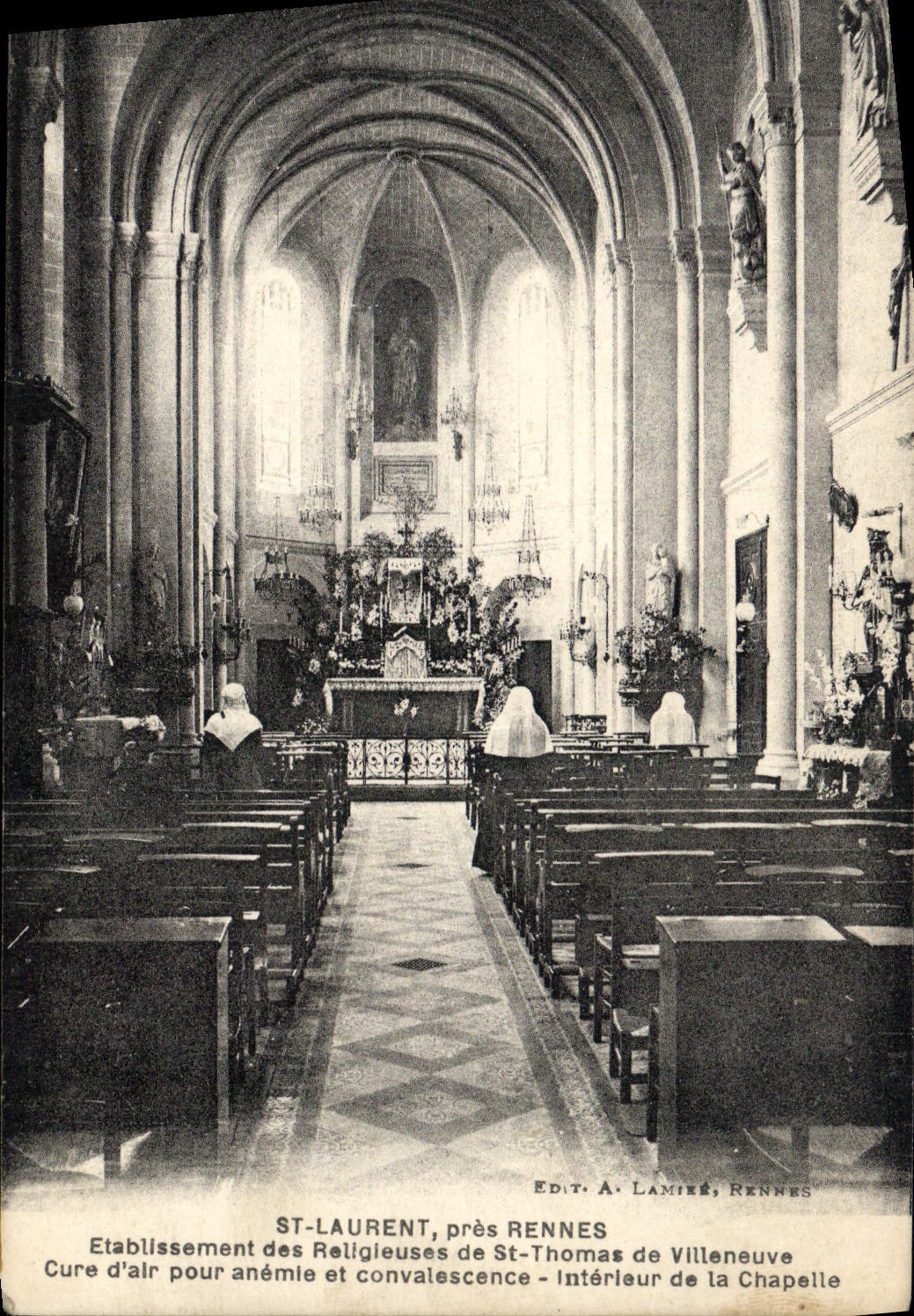 CPA St Laurent Pres Rennes Etablissement Des religieuses de St Thomas de Villeneuve Interieur de la chapelle 