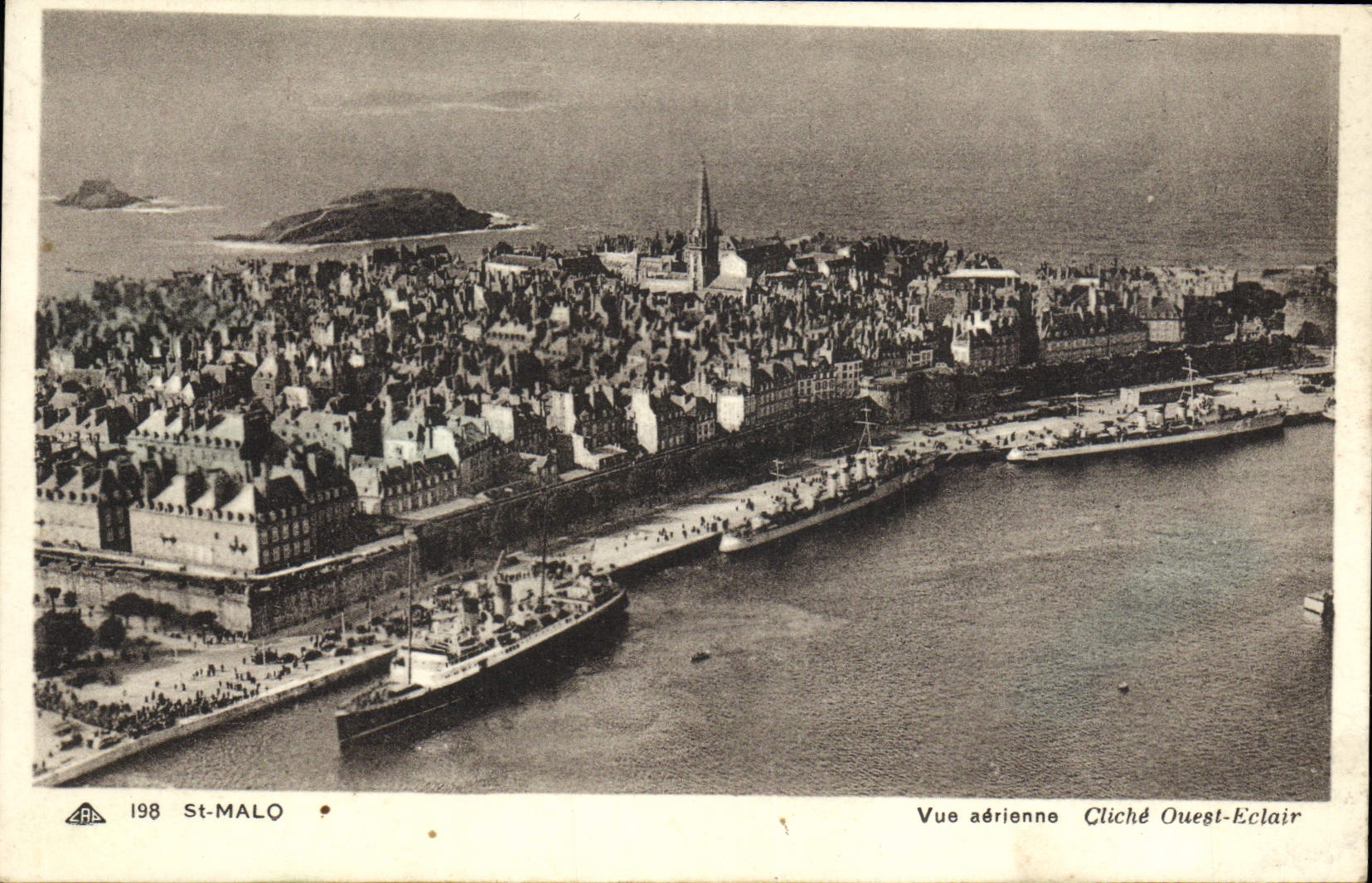 CPA St Malo Vue Aerienne Bateaux