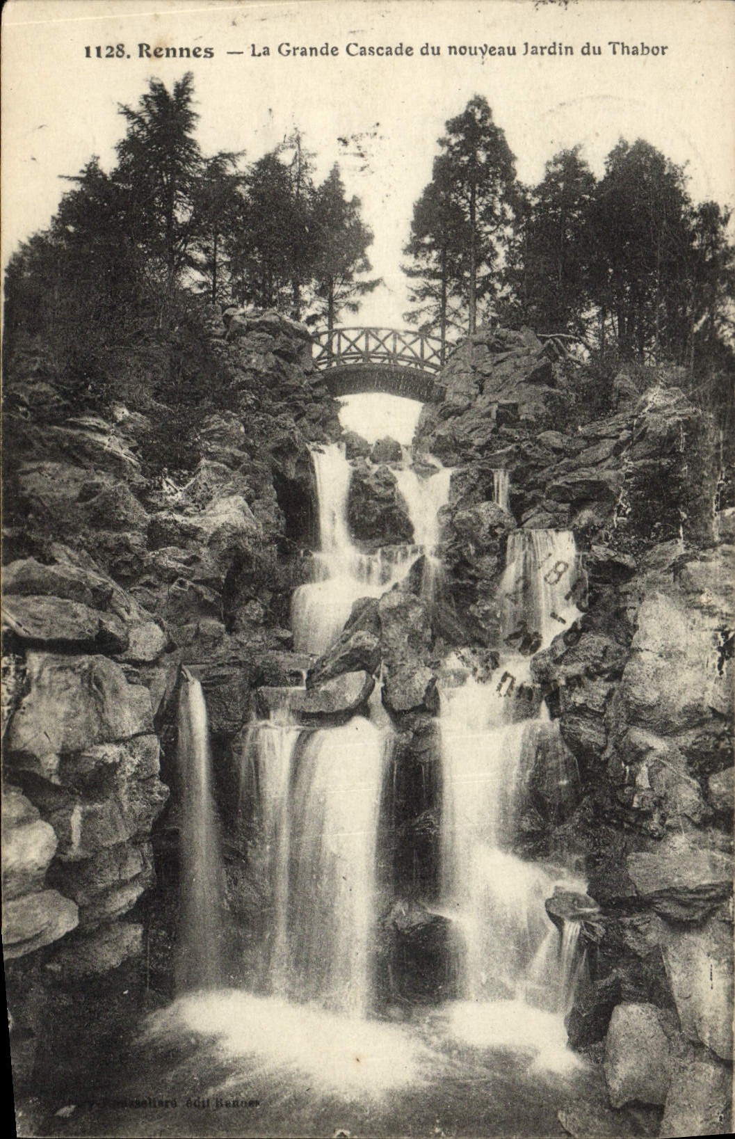 CPA Rennes La Grande Cascade Du Nouveau Jardin Du Thabor