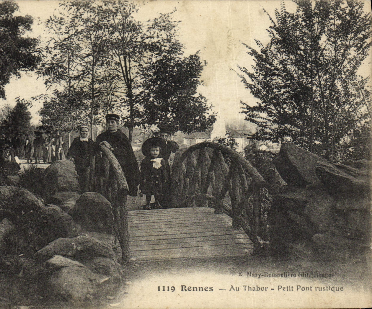 CPA Rennes Au Thabor Petit Pont Rustique Enfants