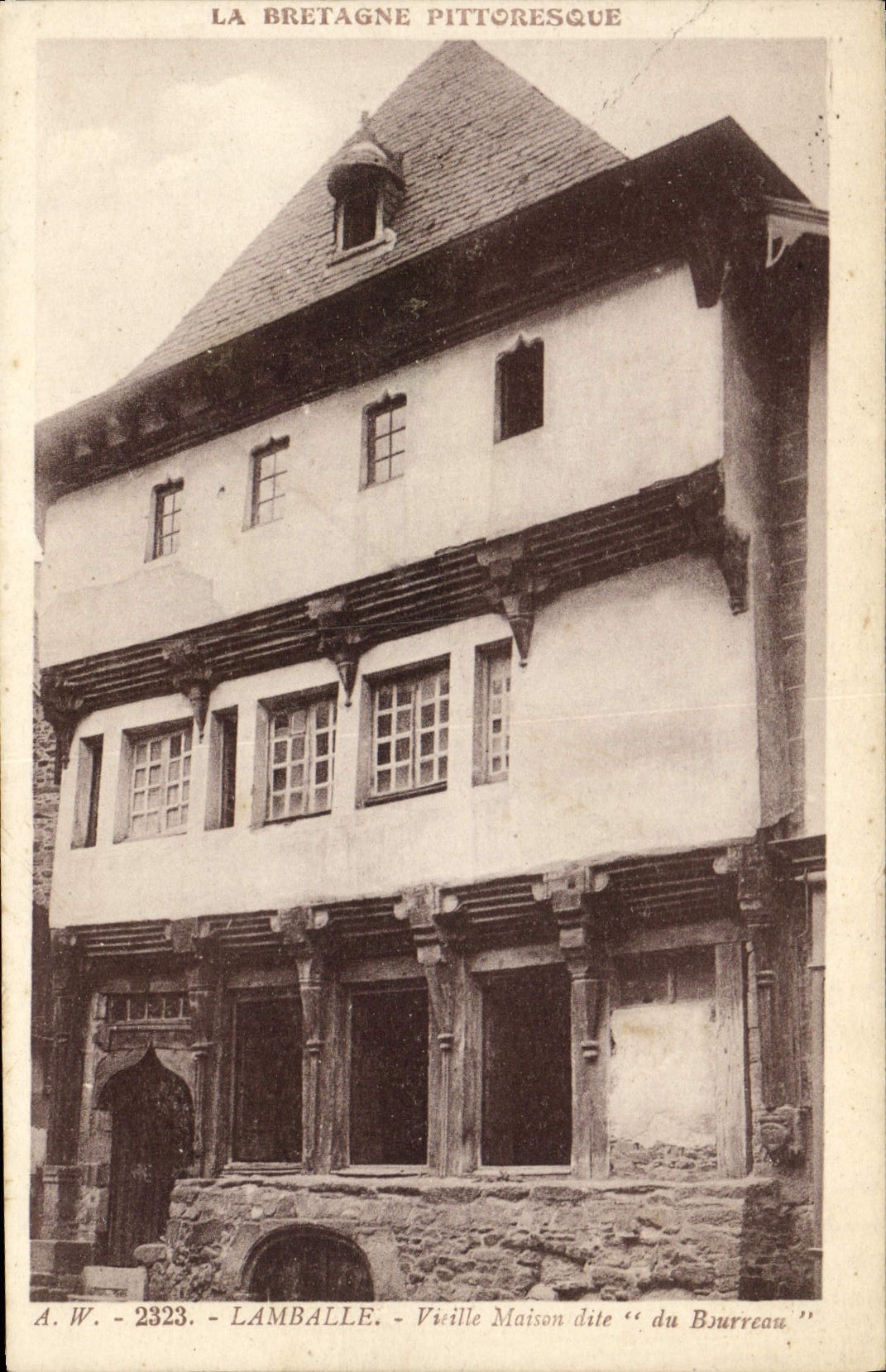 CPA Lamballe Vieille Maison dite du Bourreau