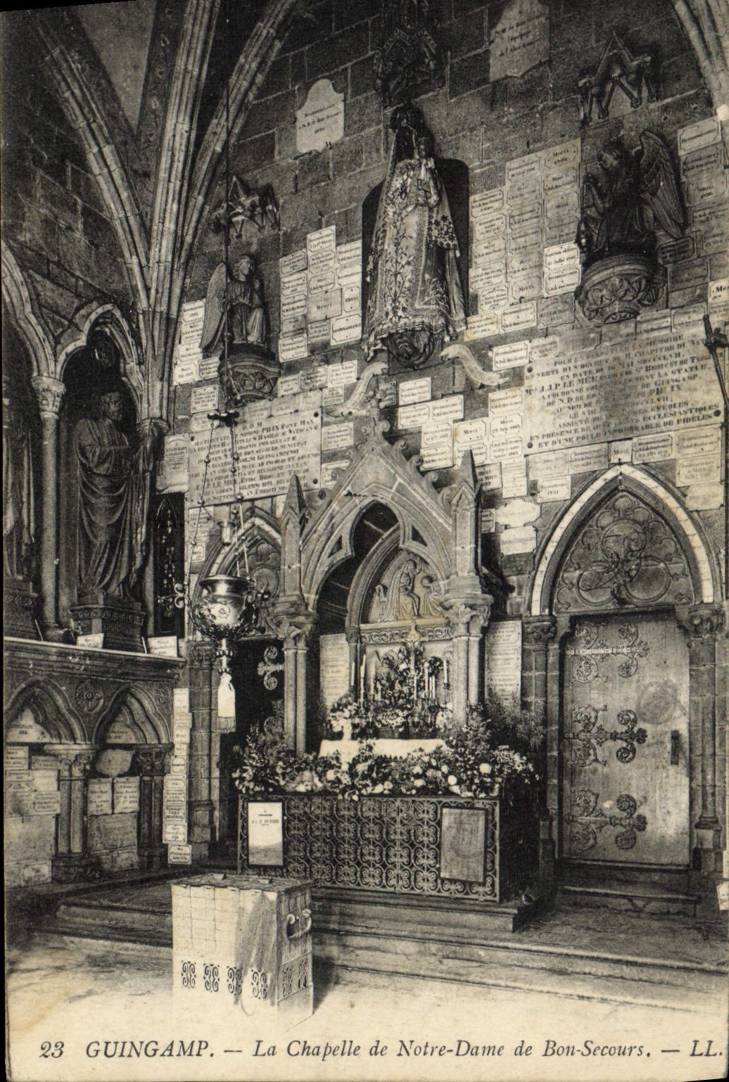CPA Guingamp La Chapelle de Notre Dame de Bon Secours