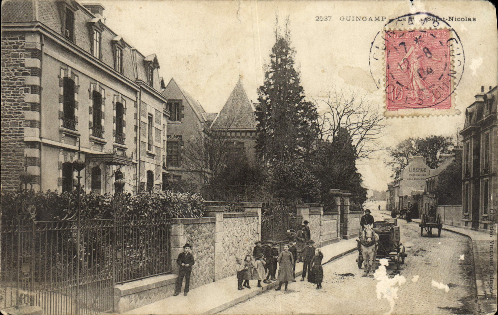 CPA Guingamp Rue Saint Nicolas Enfants