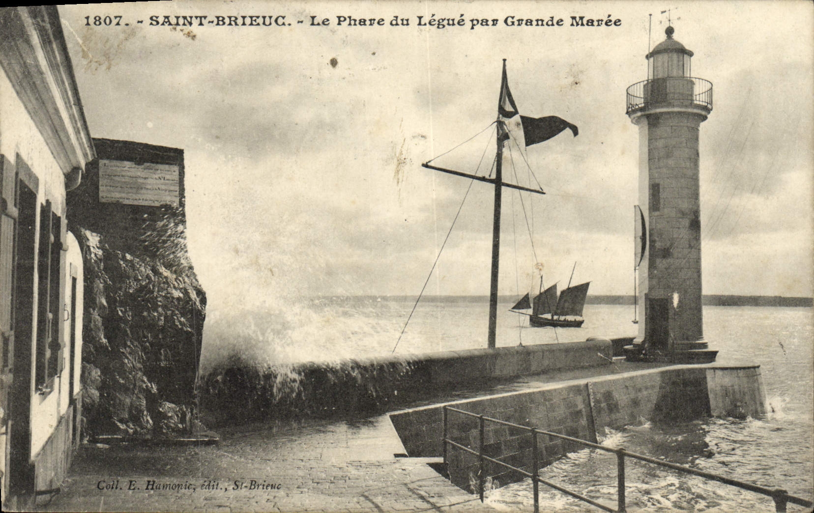 CPA Saint Brieuc Le Phare du Legue Par Grande Maree