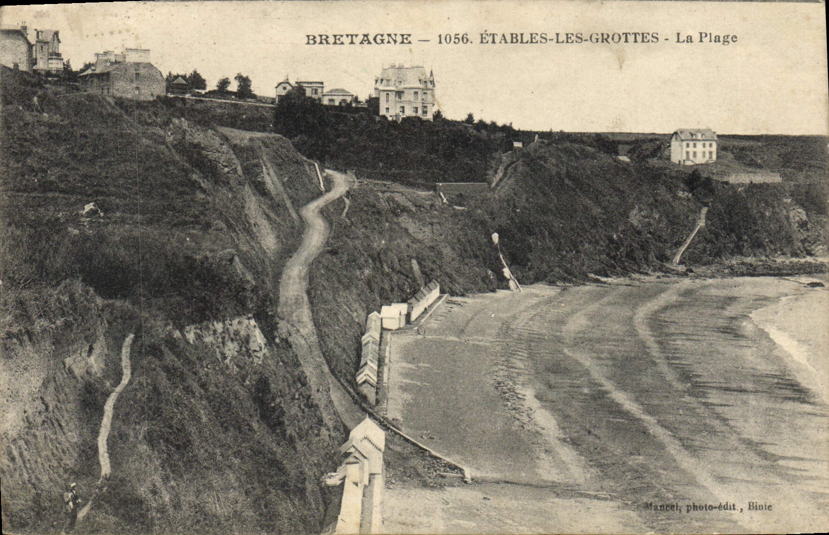 CPA Etables les grottes La plage