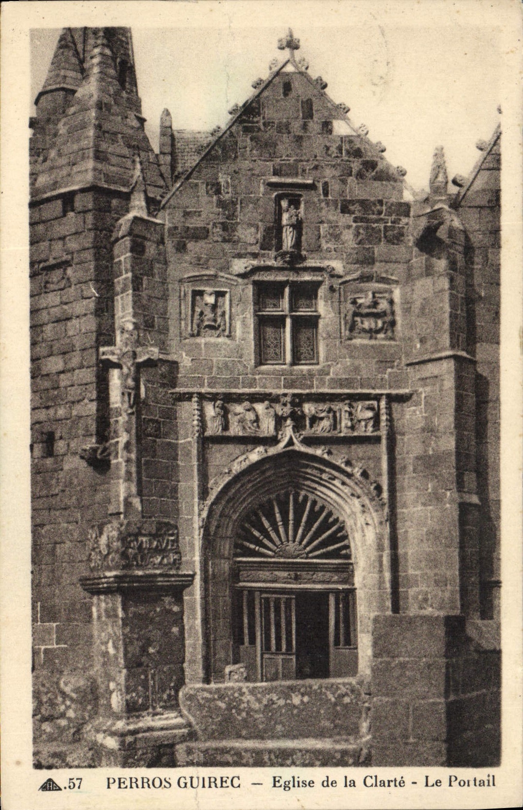 CPA Perros Guirec Eglise de la Clarte Le Portail