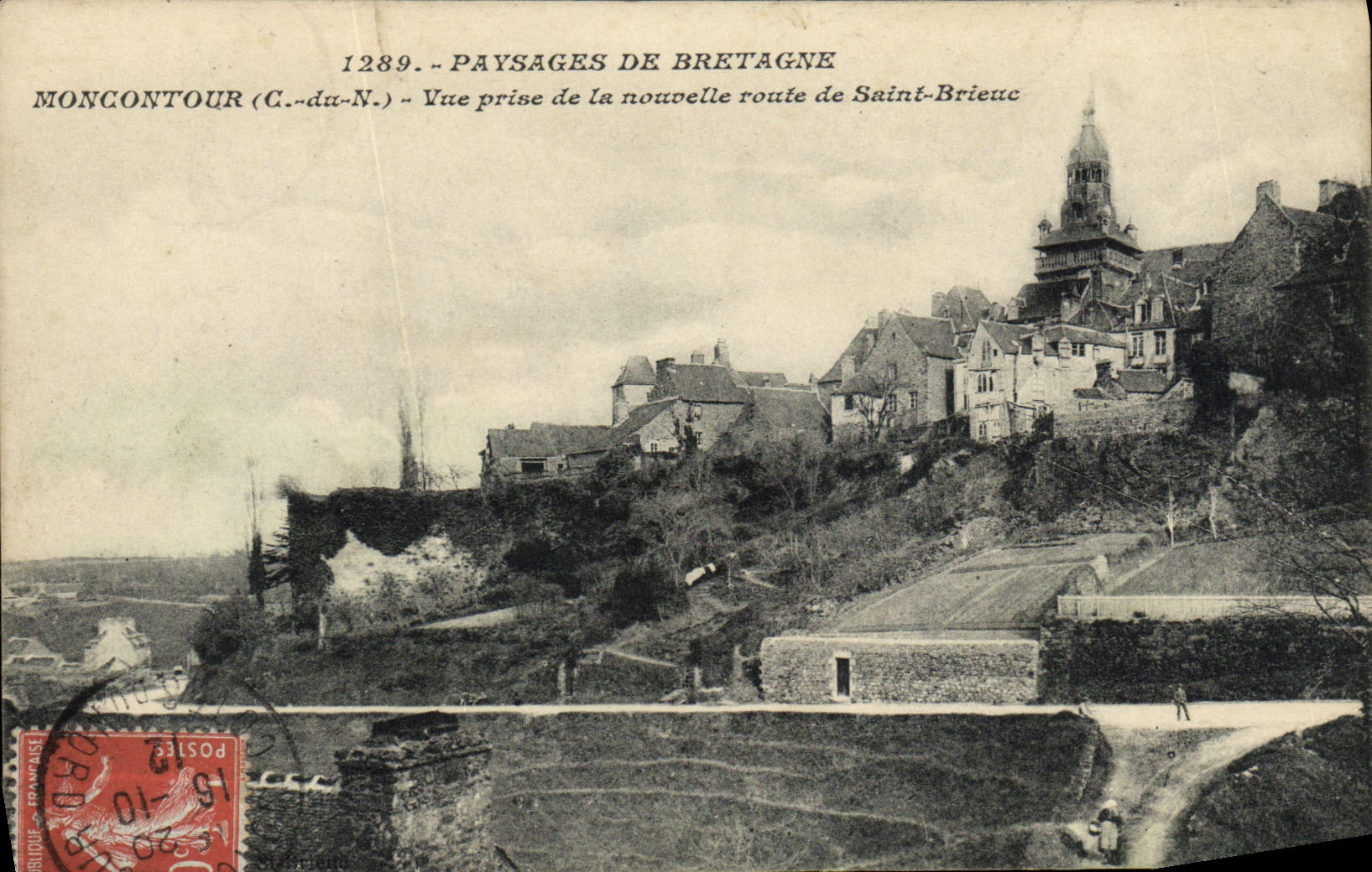 CPA Moncontour Vue Prise de la Nouvelle Route de Saint Brieuc