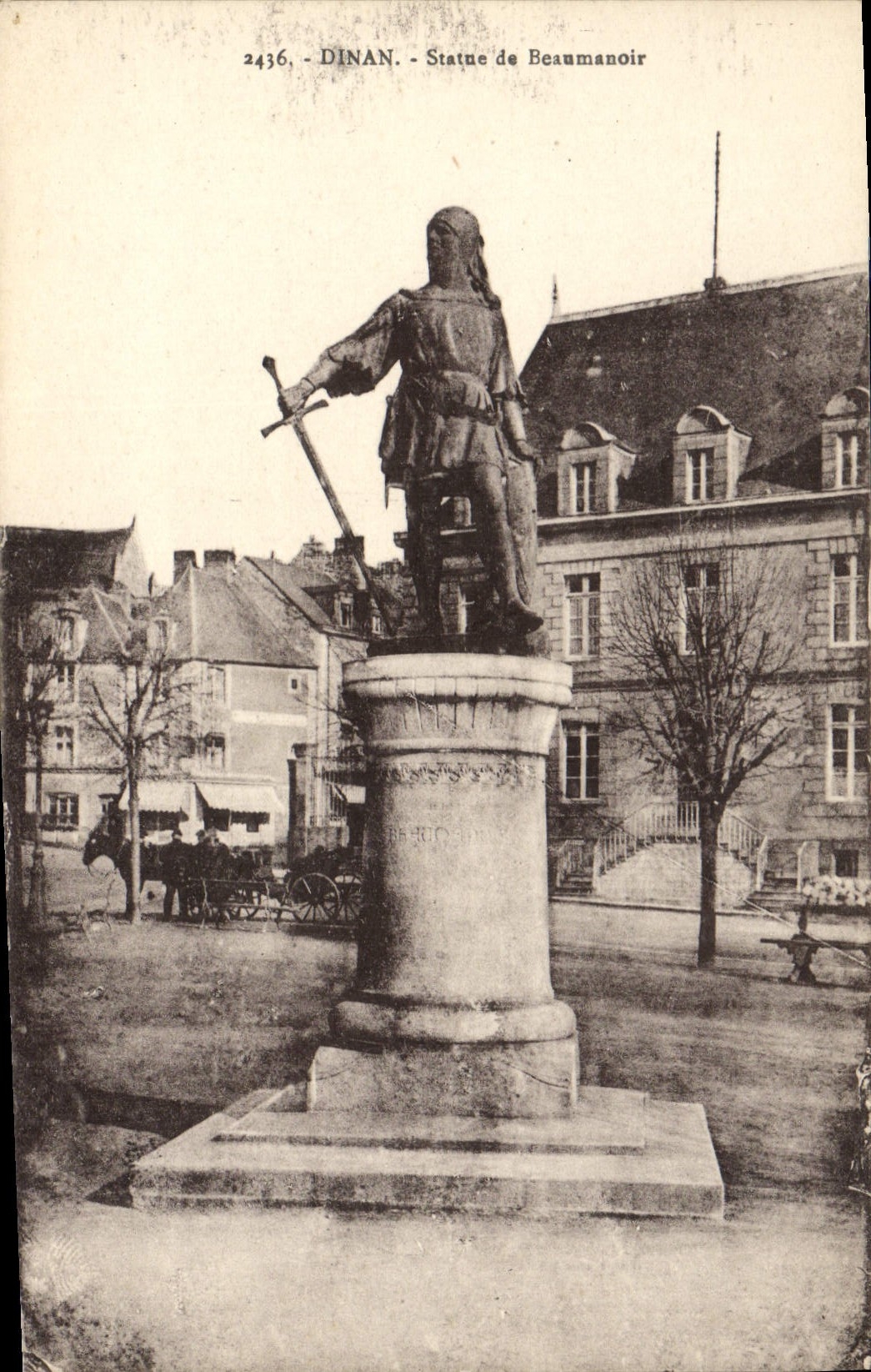 CPA Dinan Statue de Beaumanoir