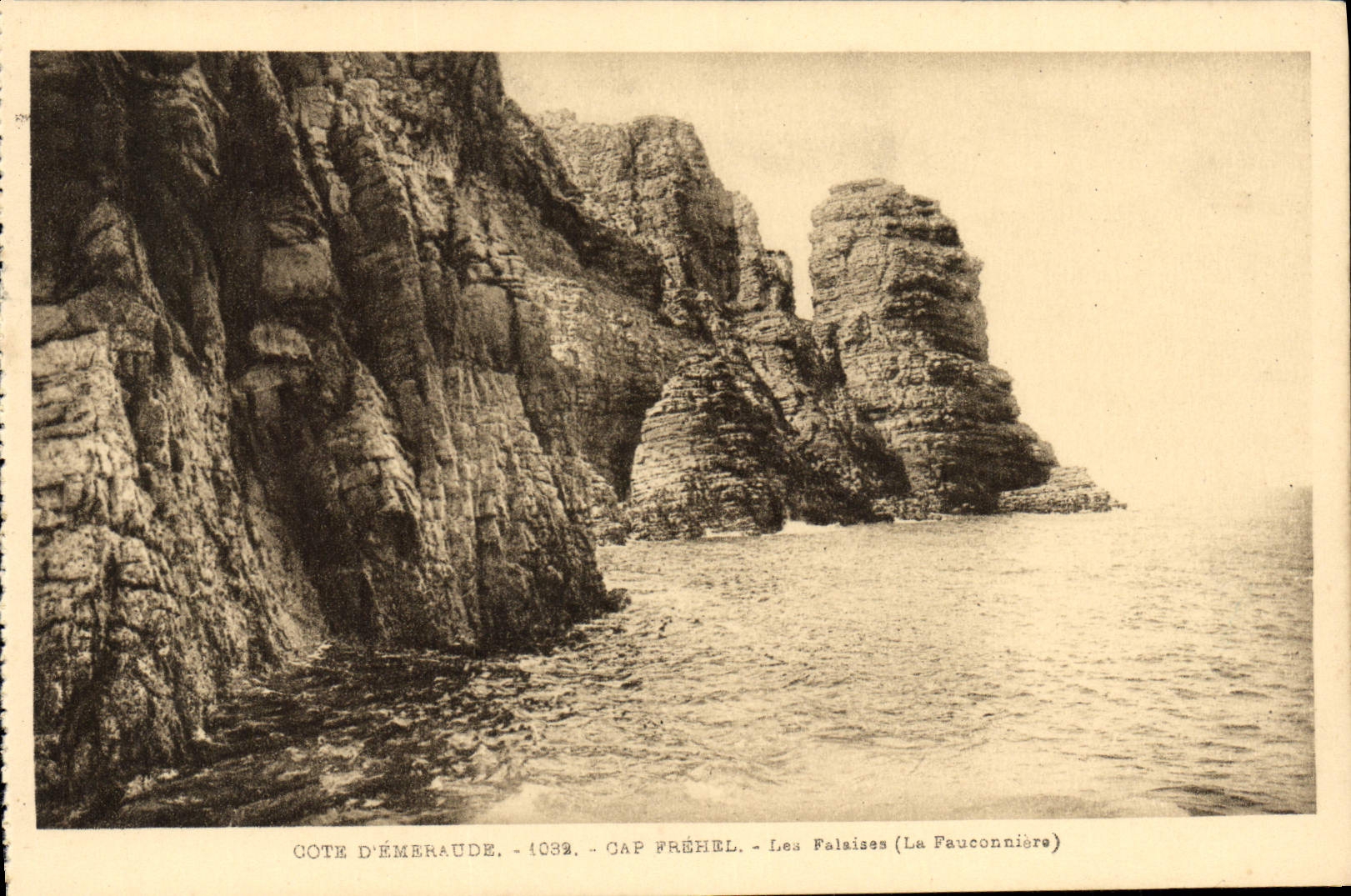 CPA Cap Frehel Les falaises La Fauconniere