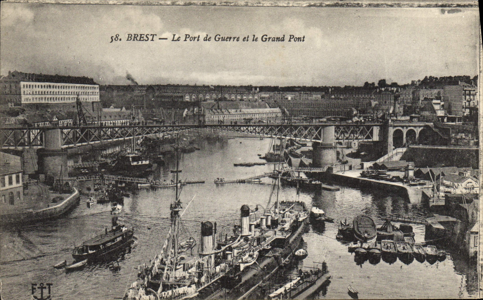 CPA Brest Le Port de Guerre et le Grand Pont Bateaux
