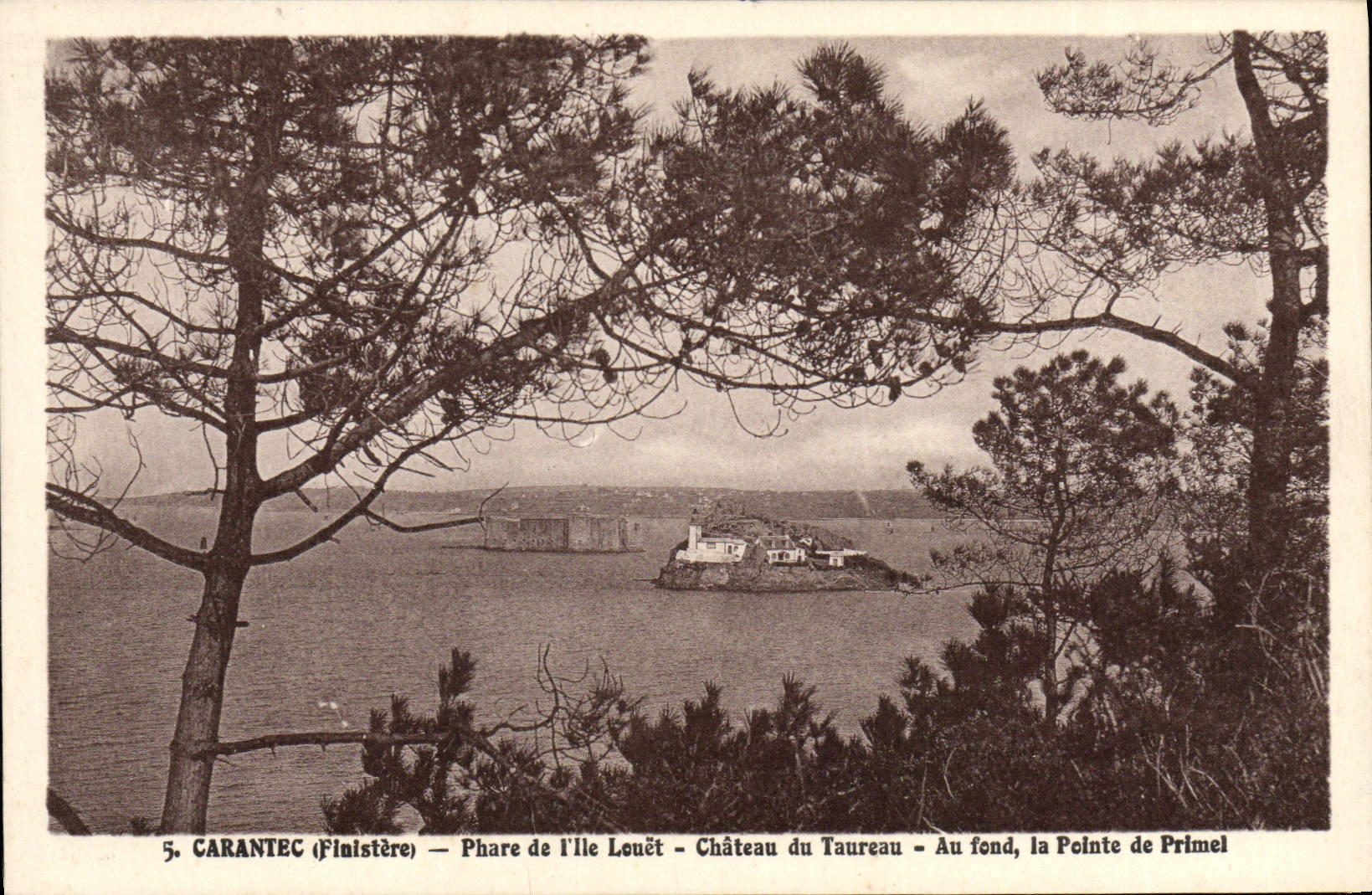 CPA Carantec Phare de l'ile Louet Chateau du Taureau Pointe de Primel