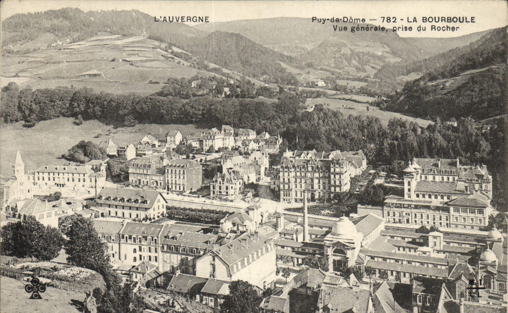 CPA L'Auvergne Puy De Dome La Bourboule Vue Generale prise du rocher