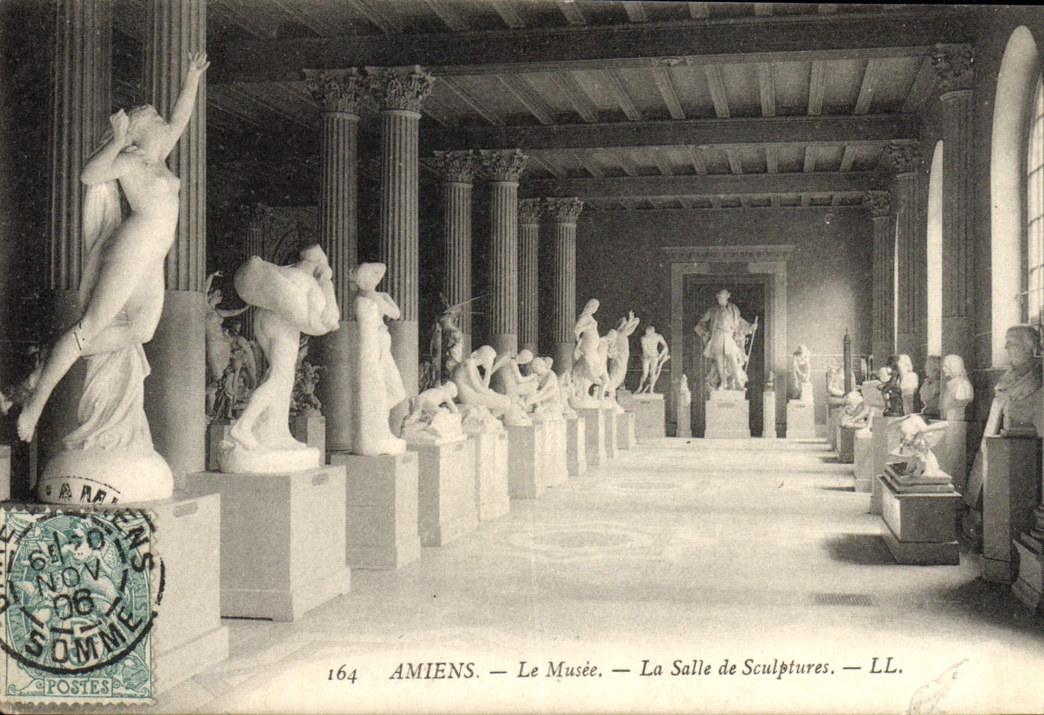 CPA Amiens Le Musee La Salle De Sculptures