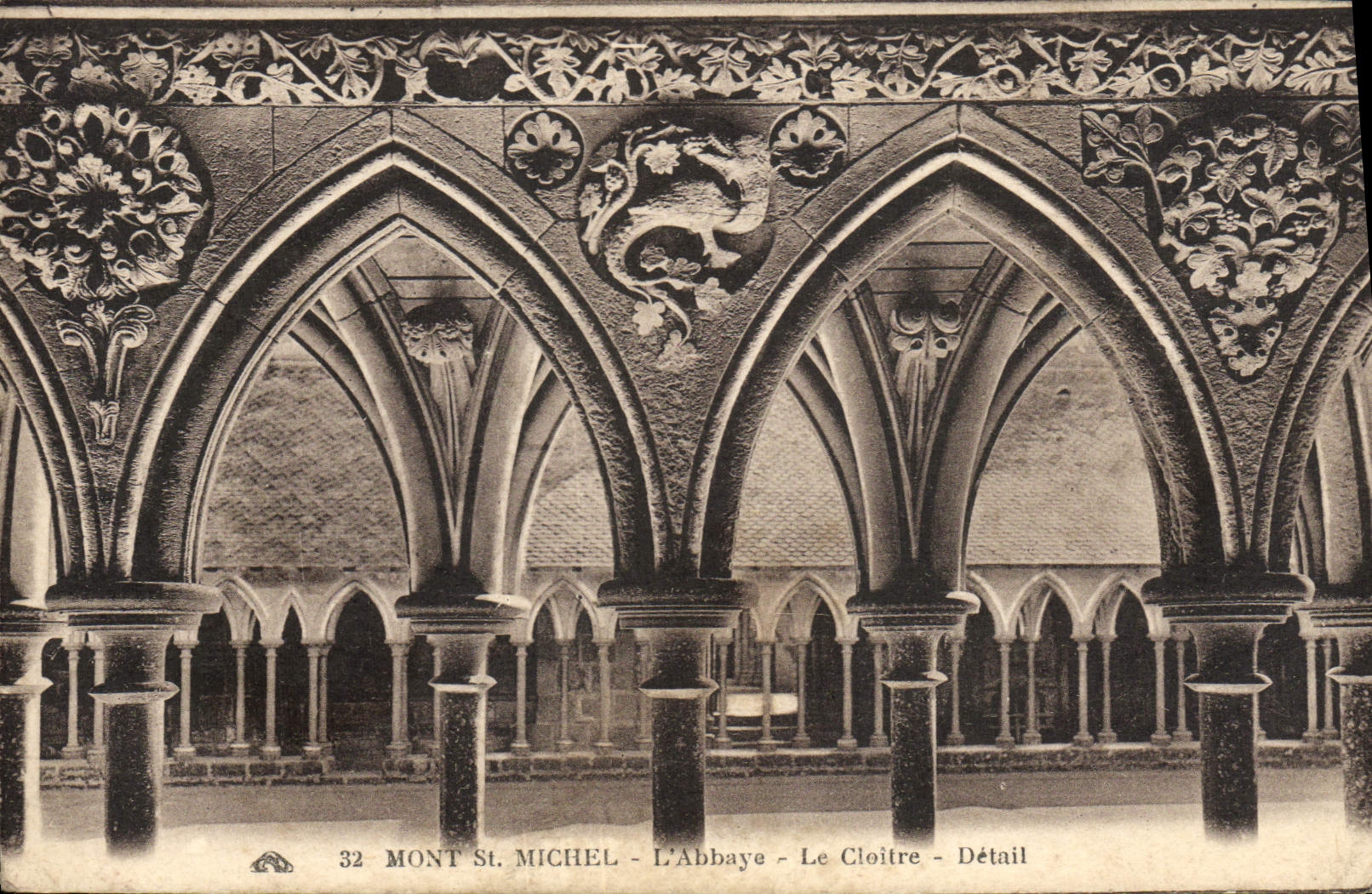 CPA Mont St Michel L'Abbaye Le Cloitre Detail