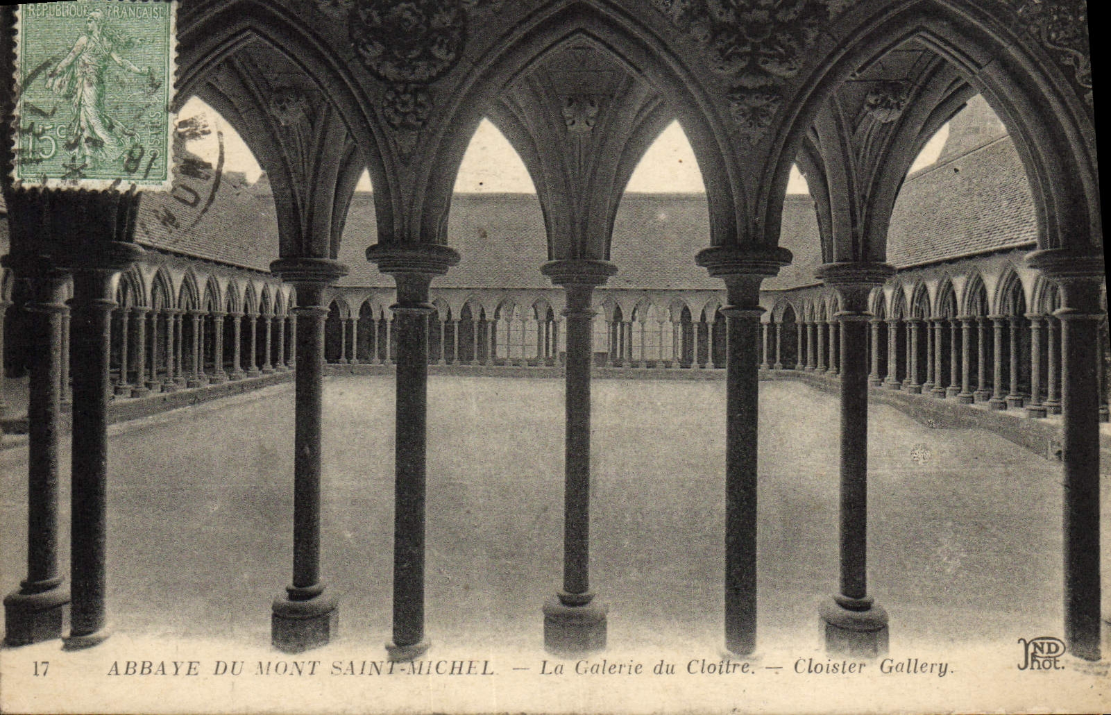 CPA Mont St Michel L'Abbaye du Cloitre 