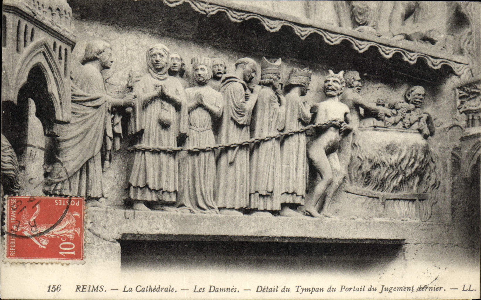 CPA Reims La Cathedrale Les Damnes Detail du tympan du portail du Jugement Dernier Diable