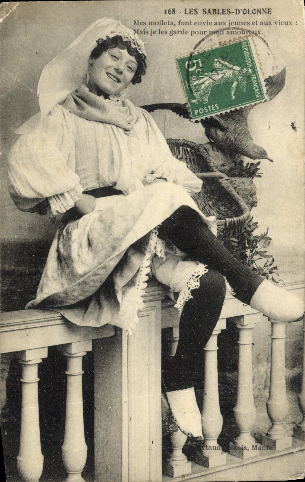 VINTAGE POSTCARD Sables d'Olonne Woman Folklore