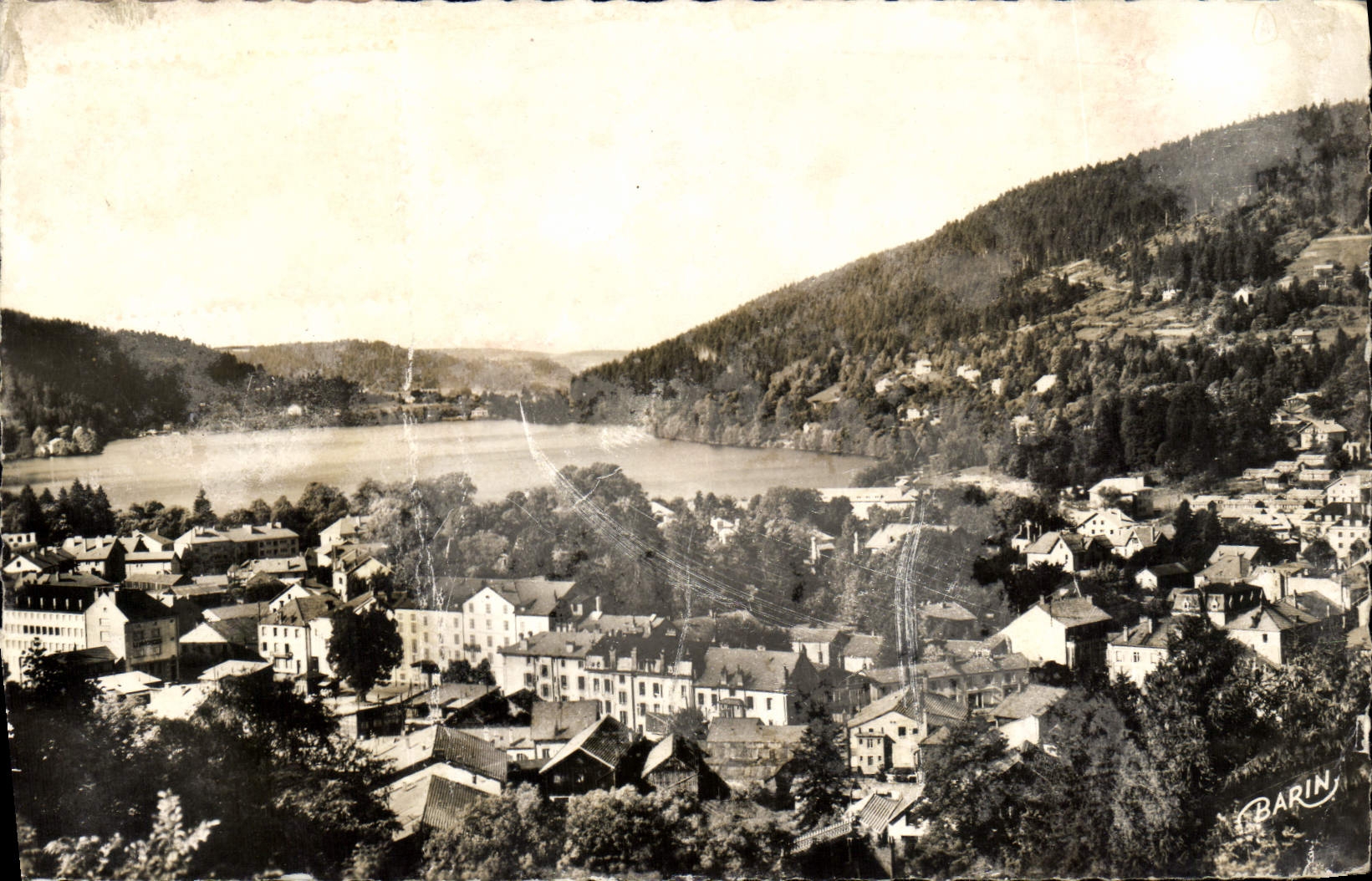 POSTAL Gerardmer de la VENDIMIA el lago y una esquina de la ciudad vista de la roca del baño