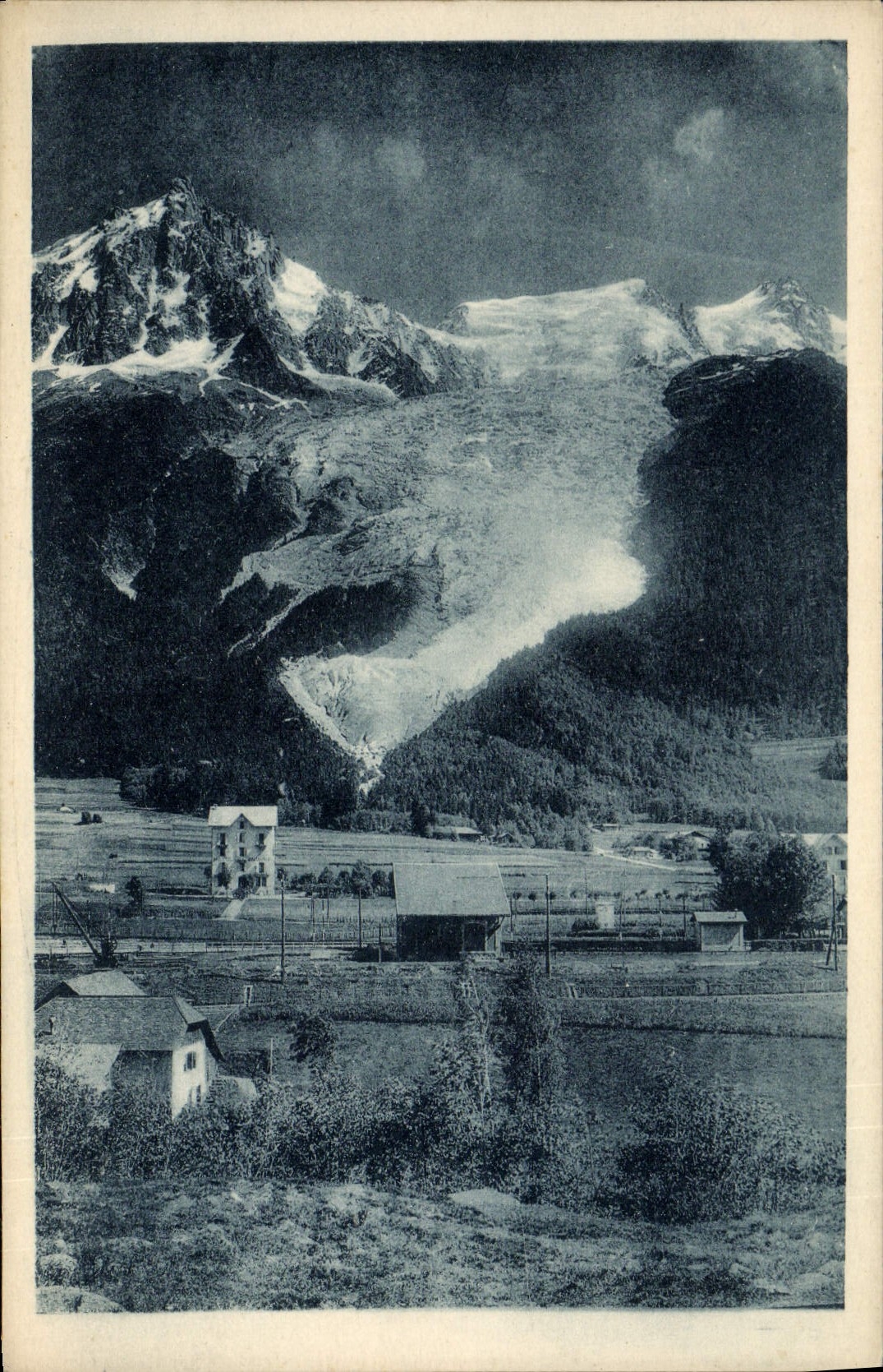 CPA Chamonix Village et glacier des Bossons