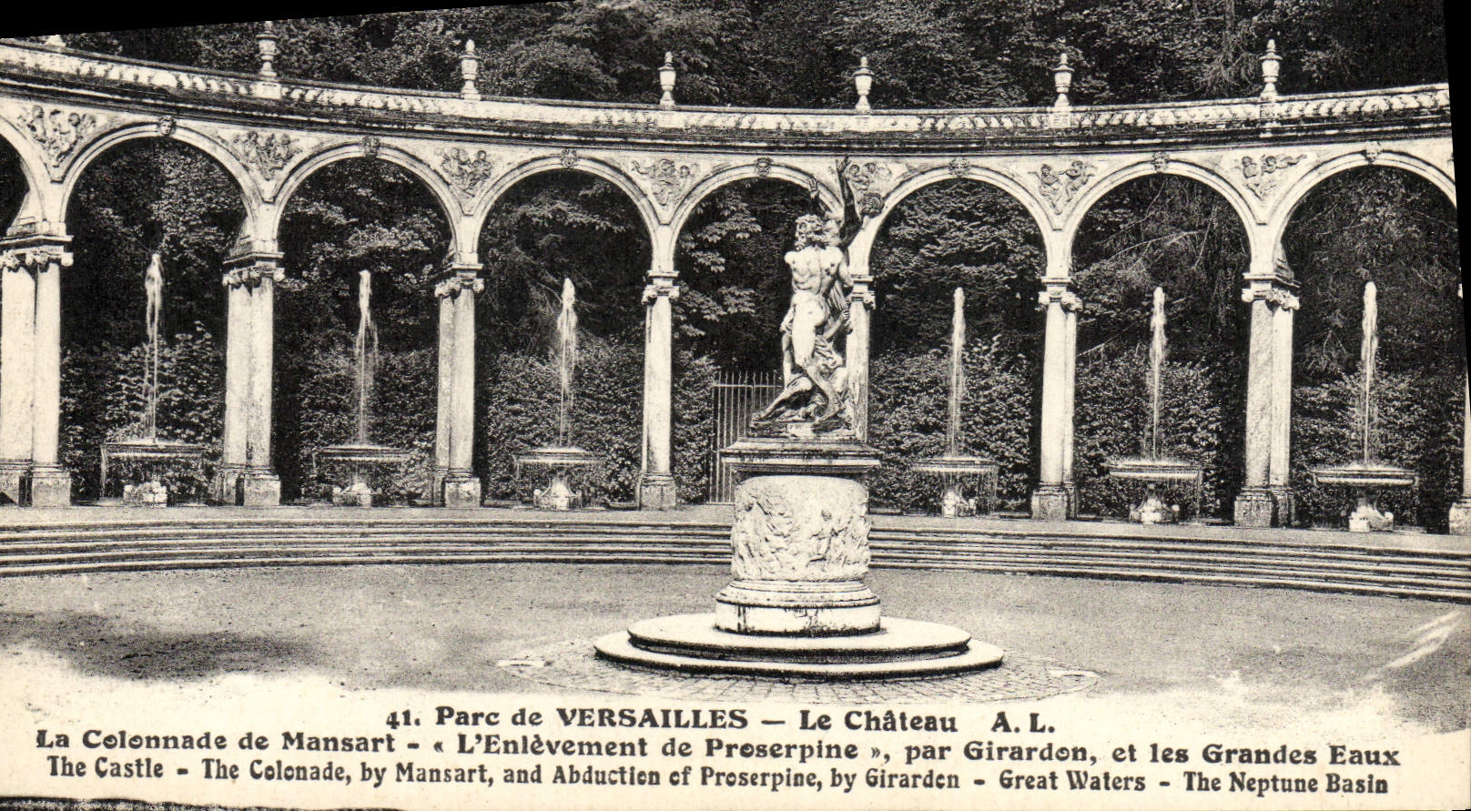 CPA Versailles Le Chateau La colonne de Mansart L'Enievement de Proserpine par Girardon et les grande eaux