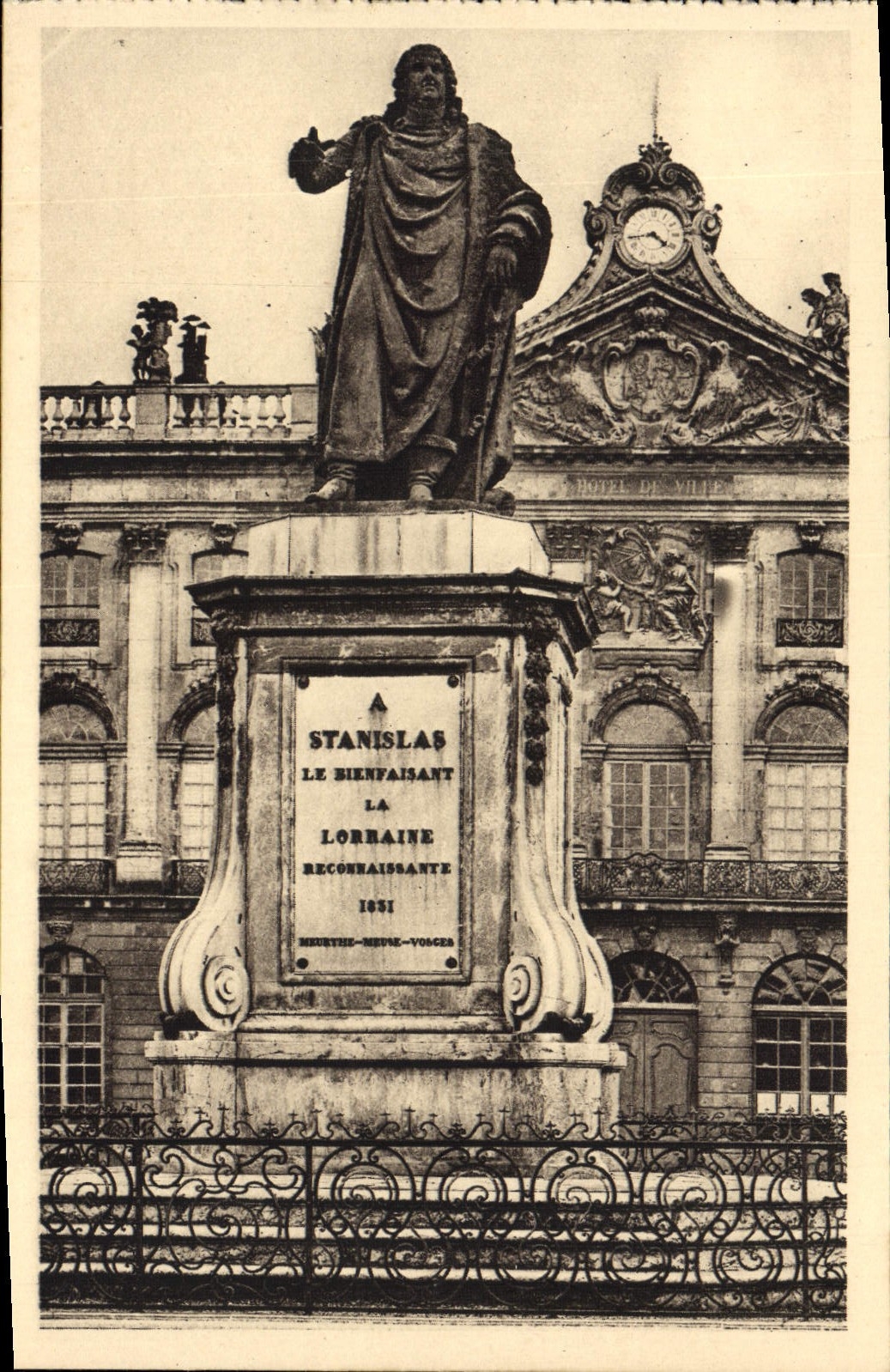 CPA Nancy Fronton de L'Hotel de Ville Statue de Lanislas