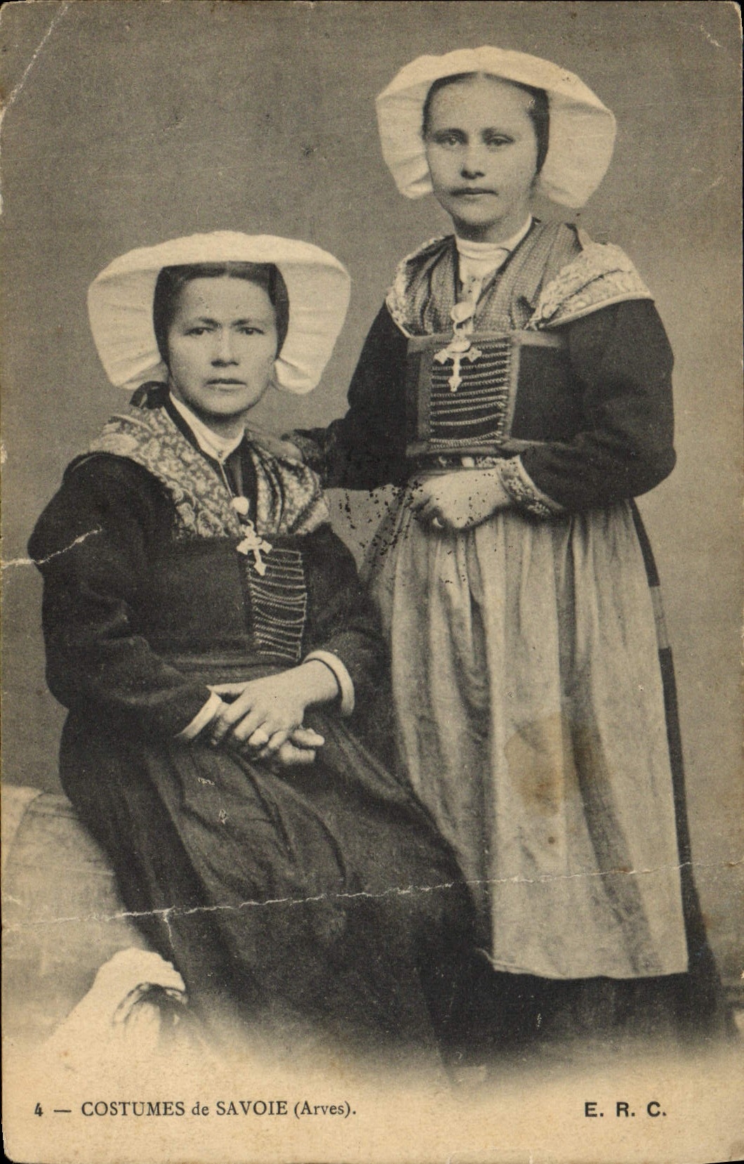 CPA Costumes de Savoie folklore