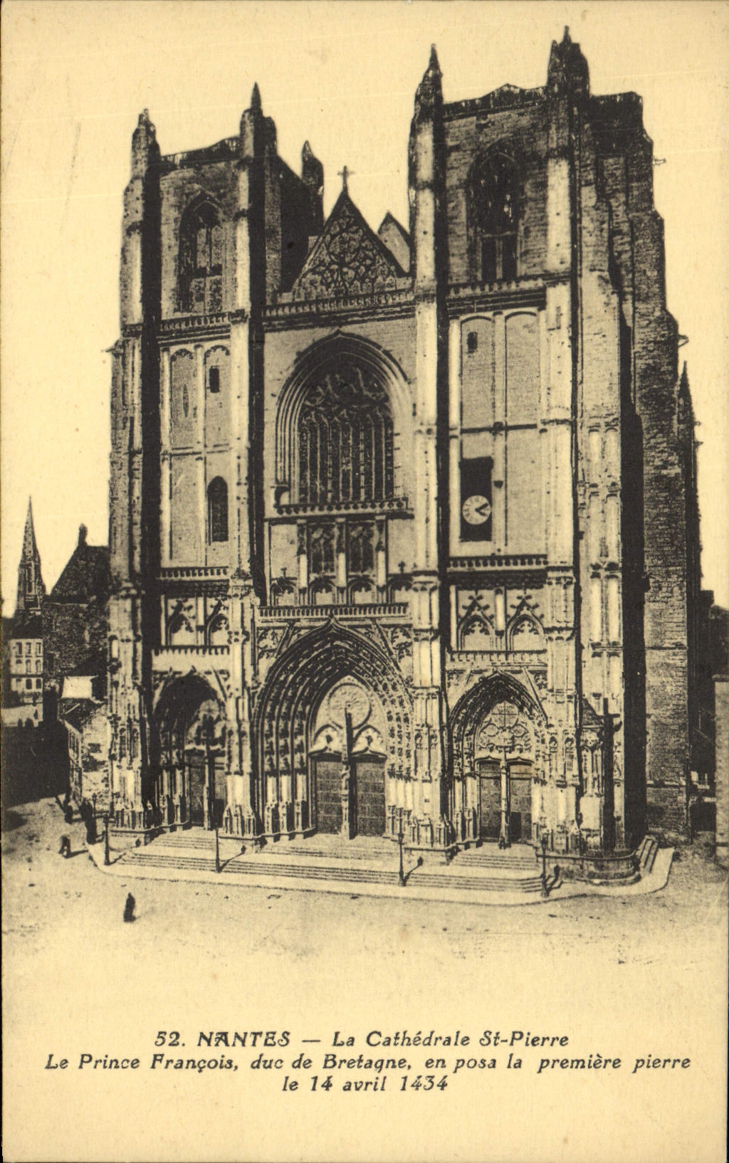 VINTAGE POSTCARD Nantes the Cathedral St Pierre