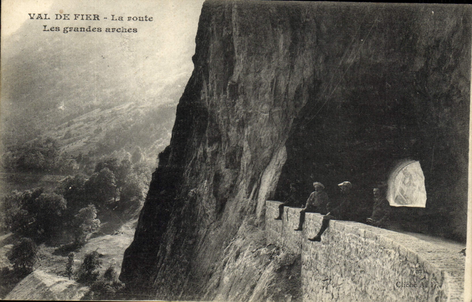 CPA Val De Fire La Route Les Grandes Arches