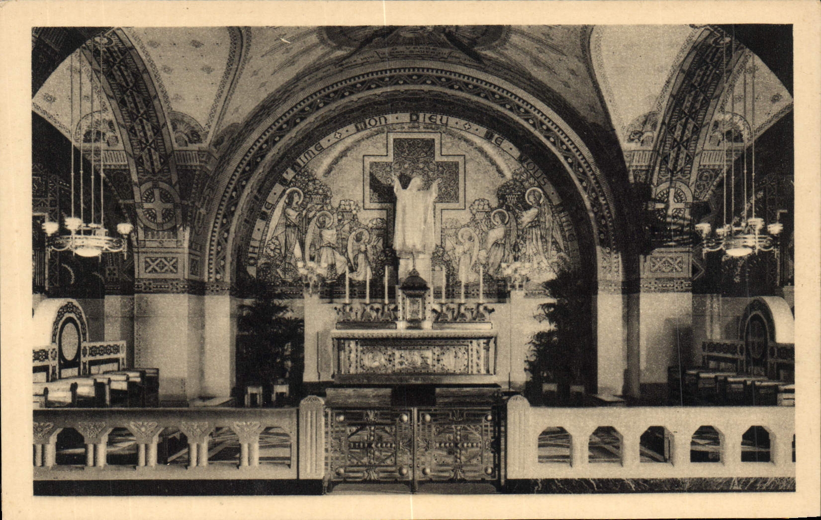 CPA La Basilique De Lisieux La Crypte Le Choeur
