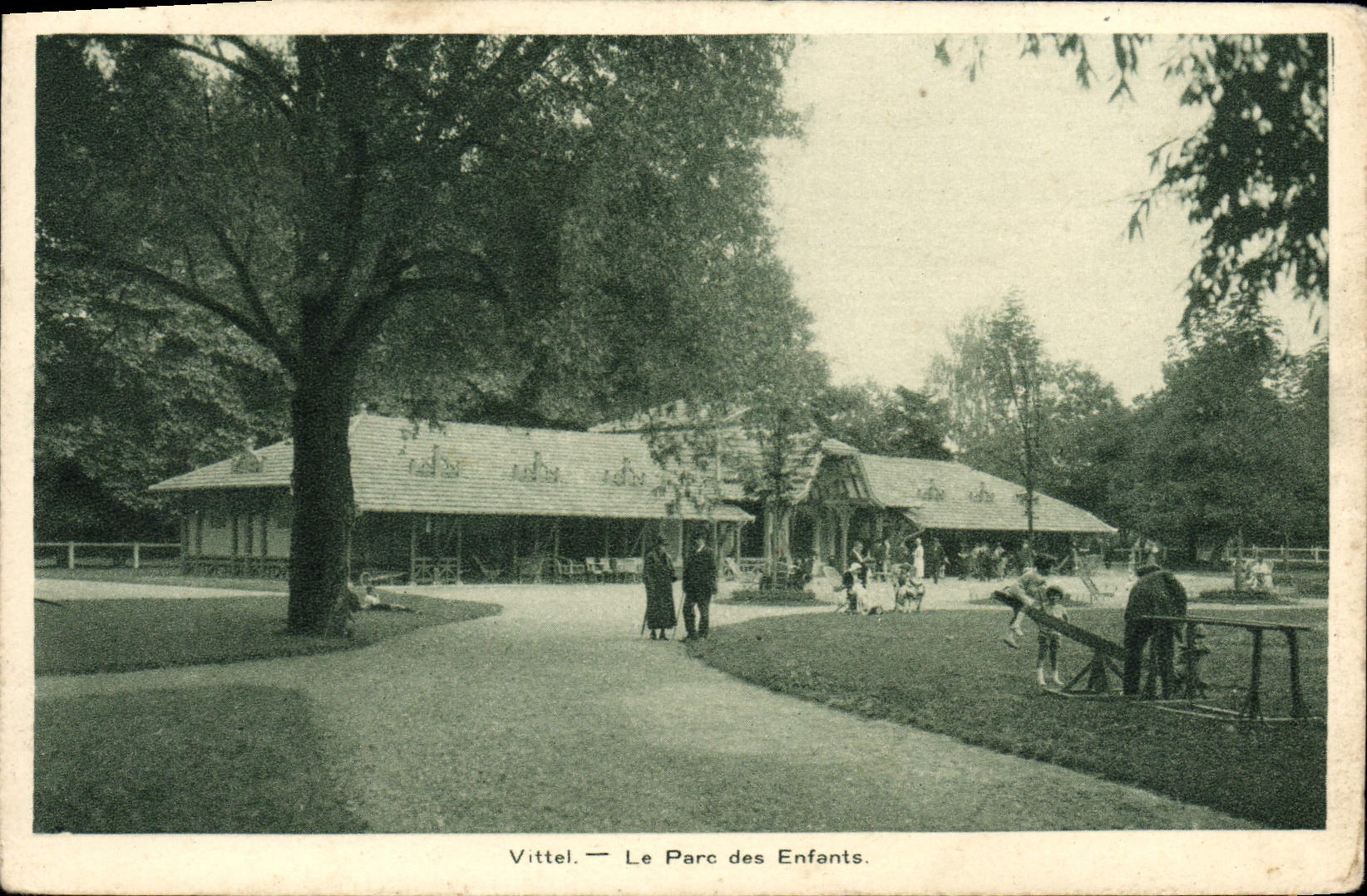 POSTAL Vittel de la VENDIMIA el parque de los niños